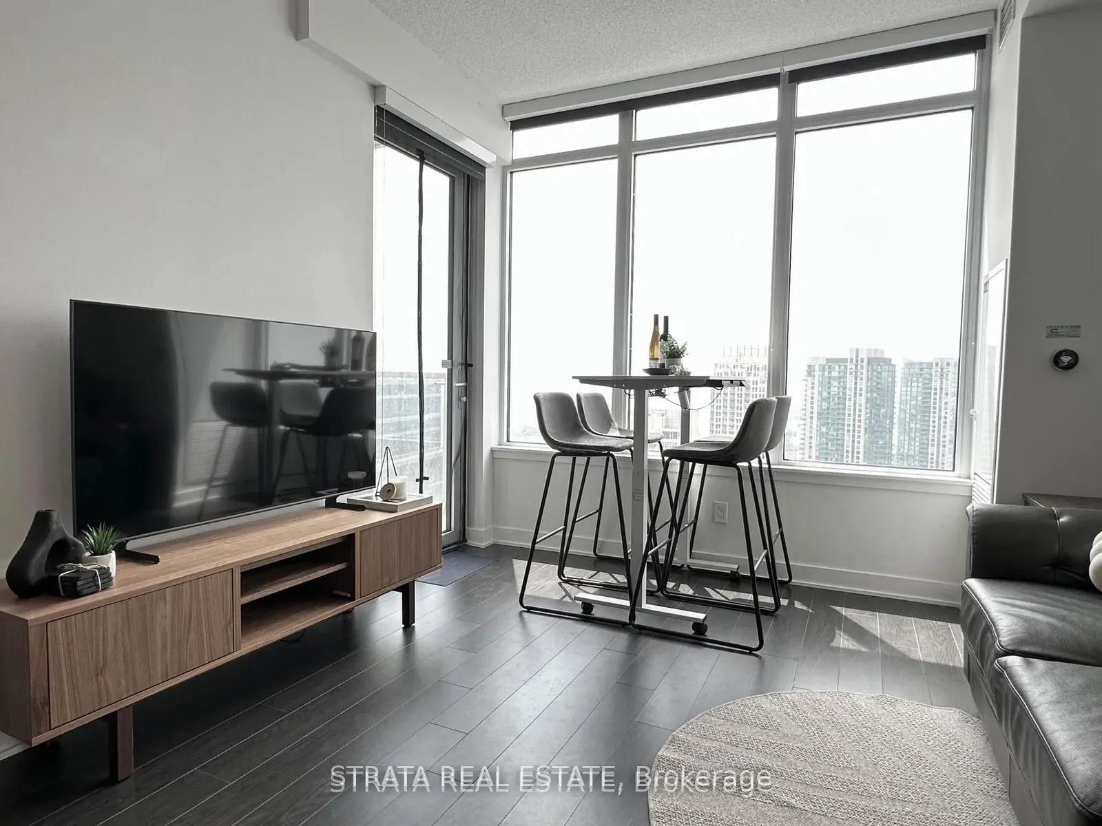 19 Bathurst Street, #3915