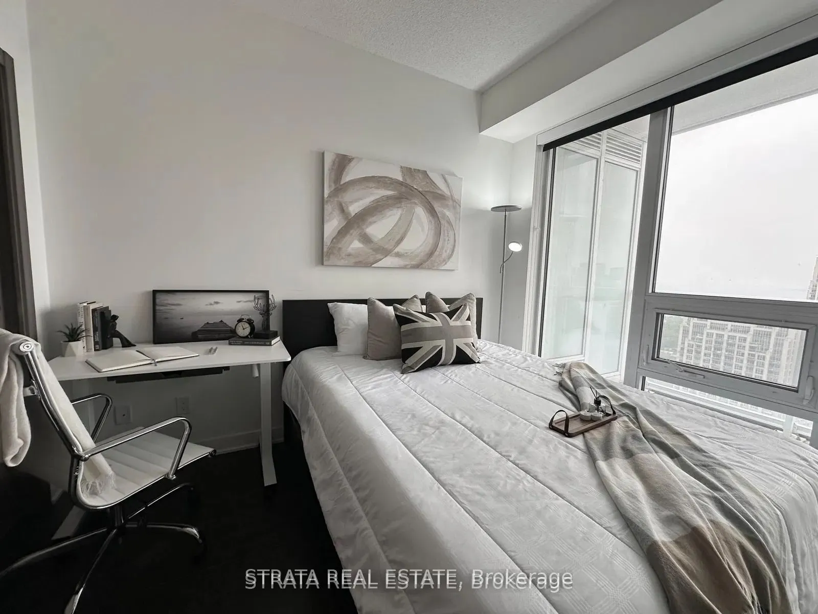 19 Bathurst Street, #3915