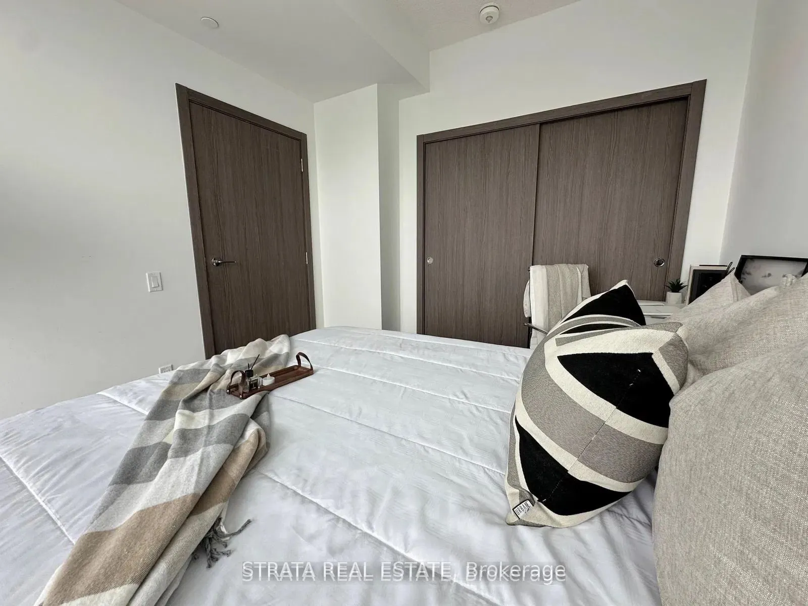19 Bathurst Street, #3915