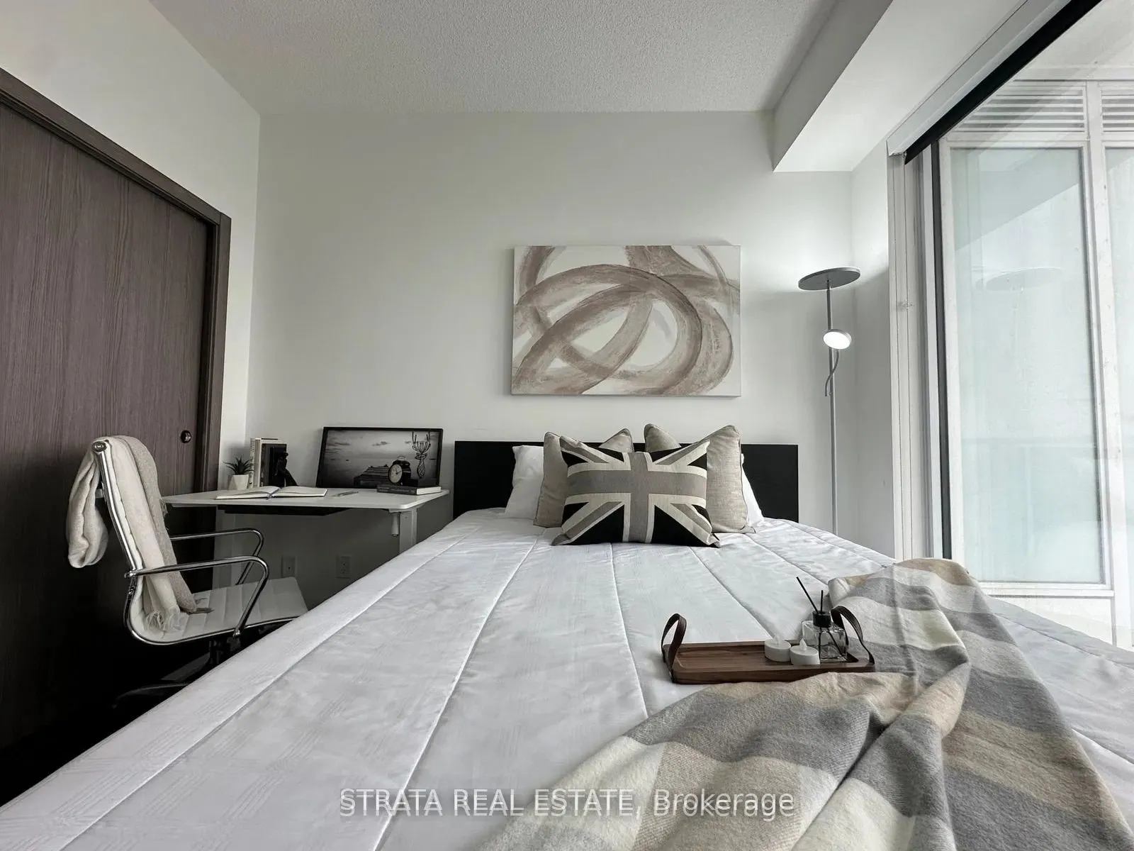 19 Bathurst Street, #3915