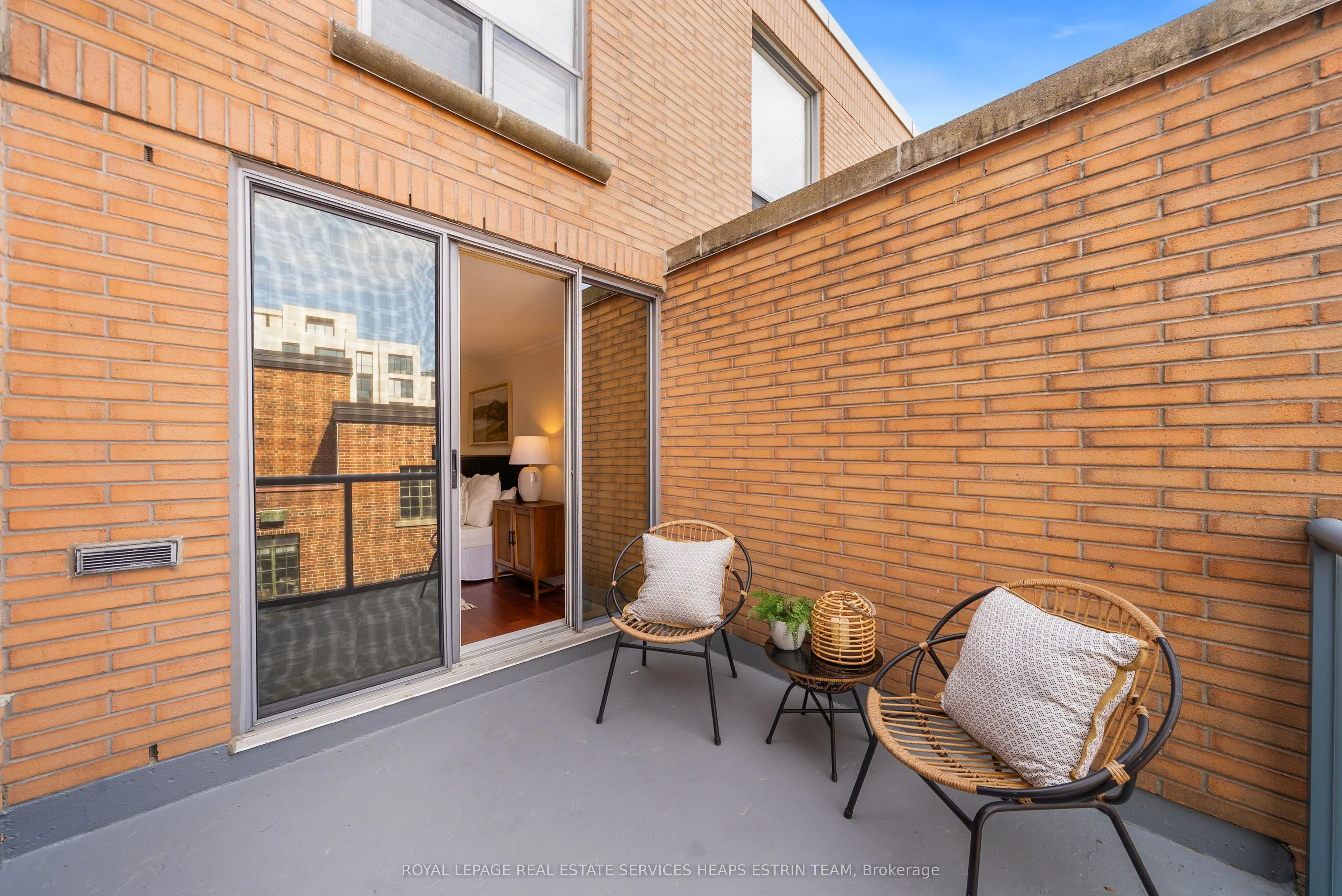 2727 Yonge Street, #713