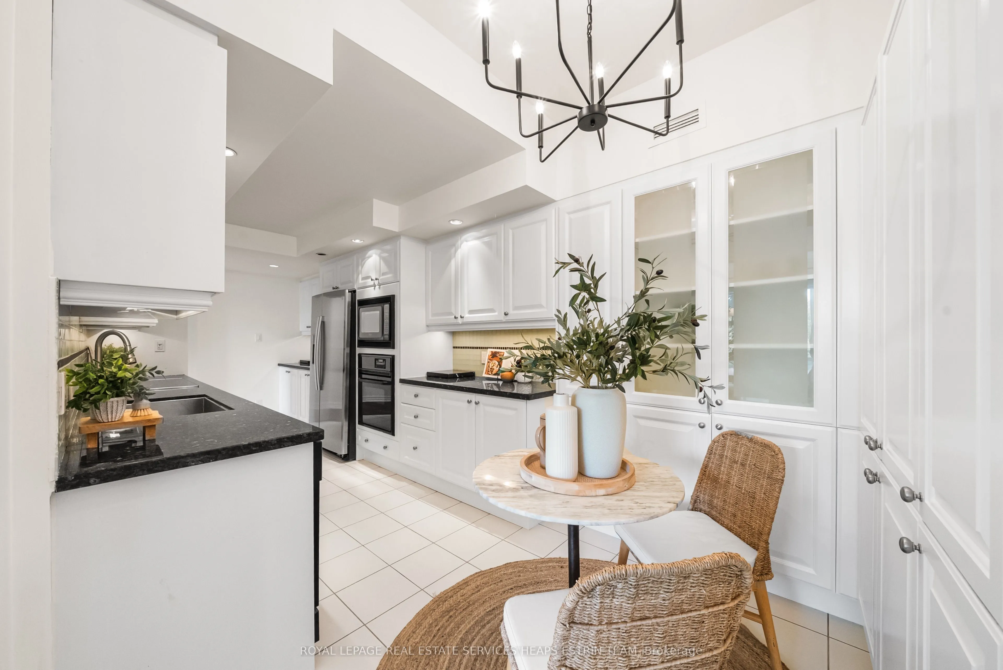 2727 Yonge Street, #713