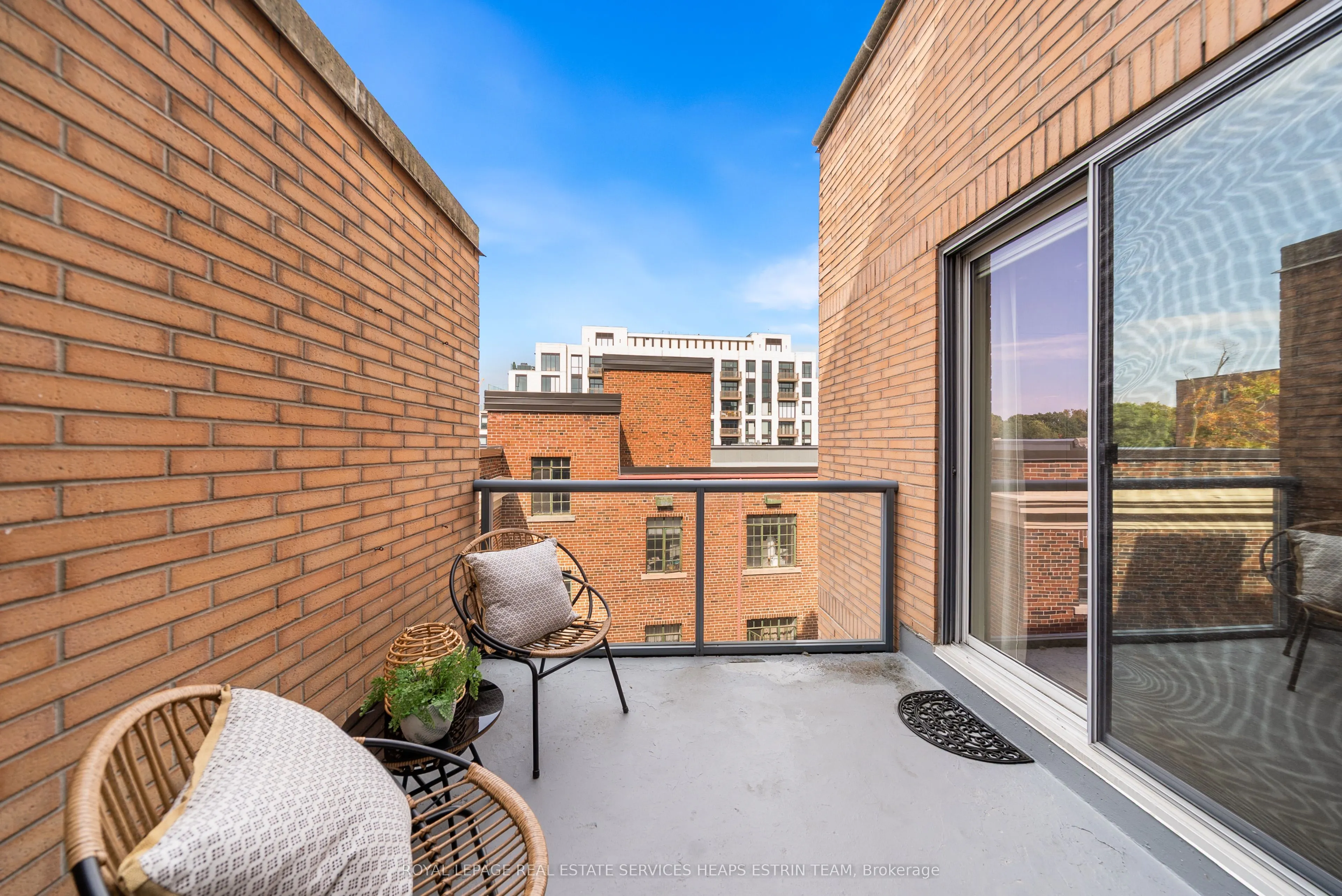 2727 Yonge Street, #713