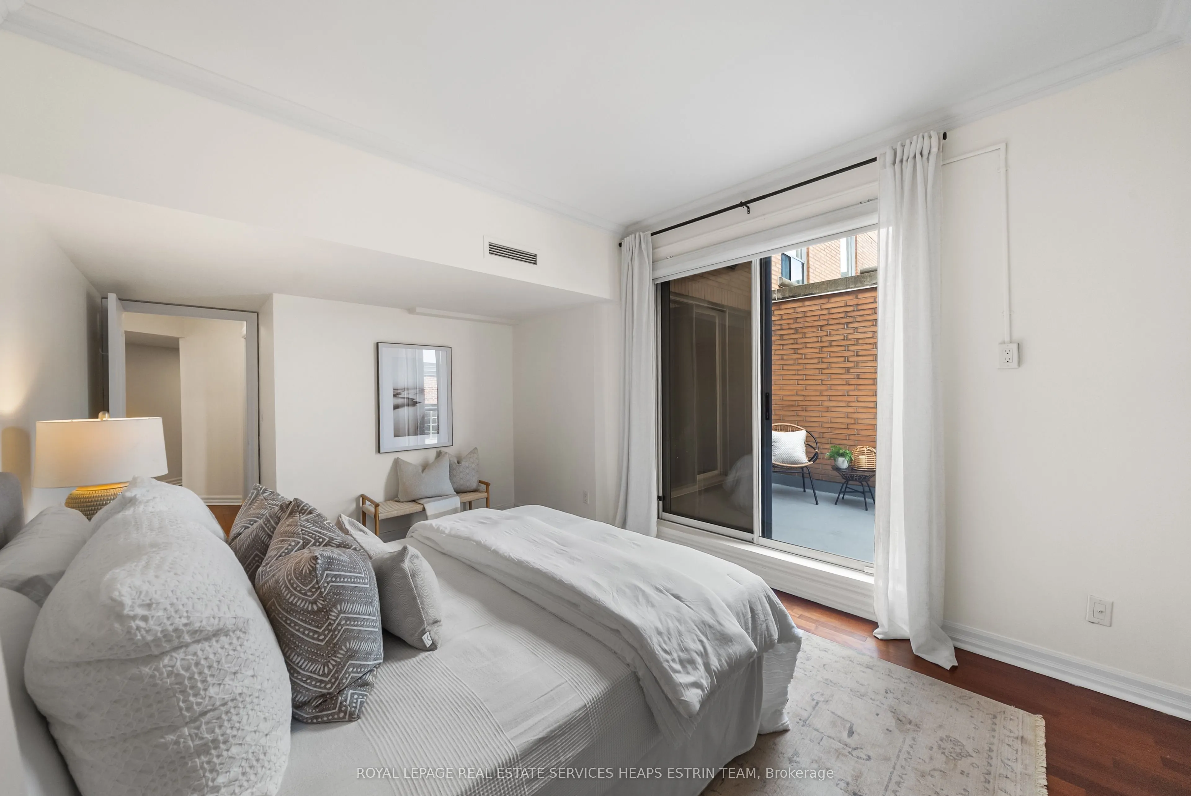 2727 Yonge Street, #713