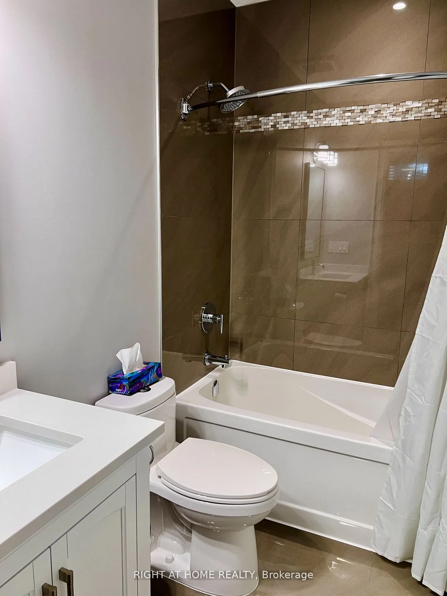 35 Glenborough Park Crescent, #3