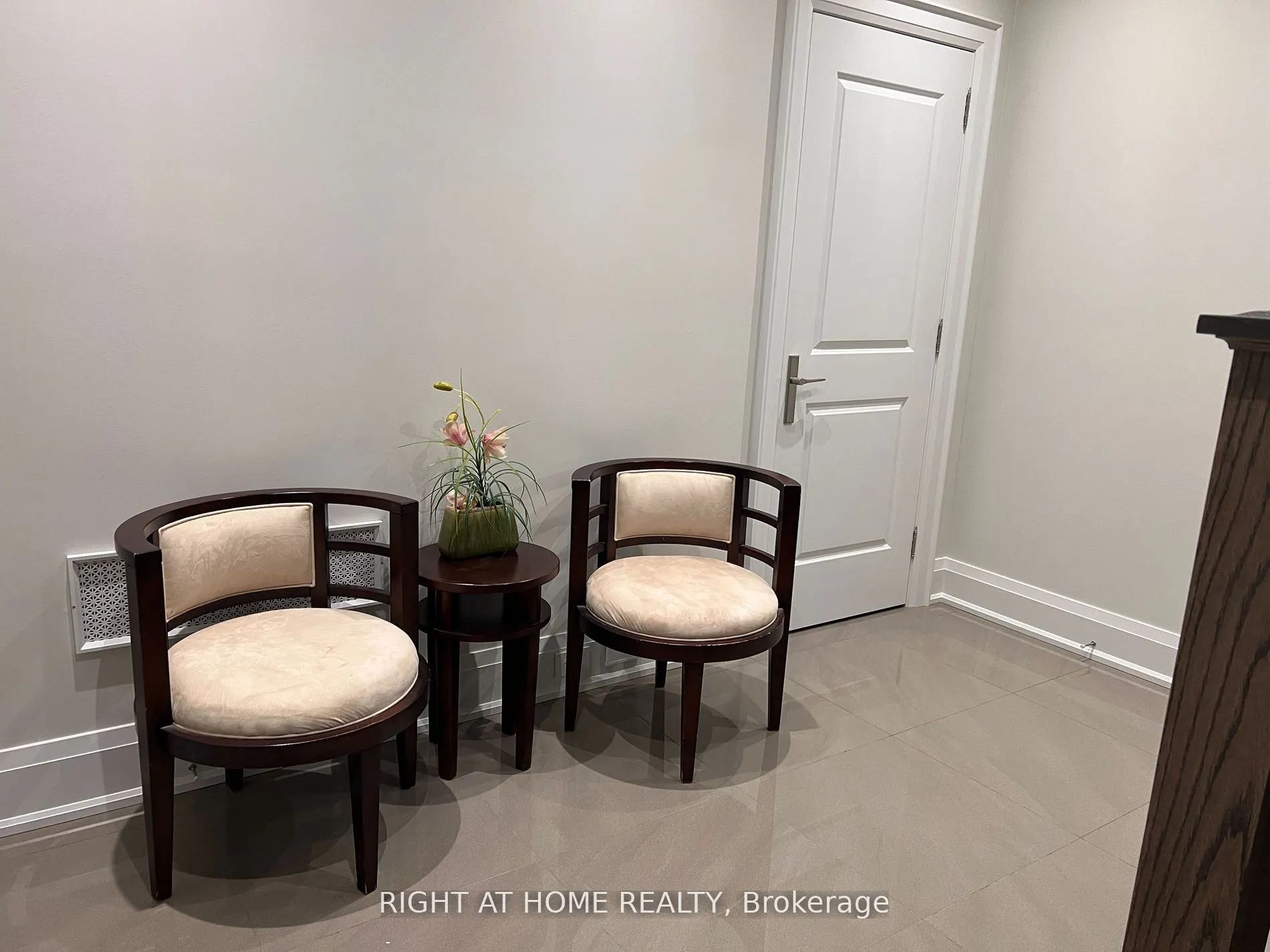 35 Glenborough Park Crescent, #3
