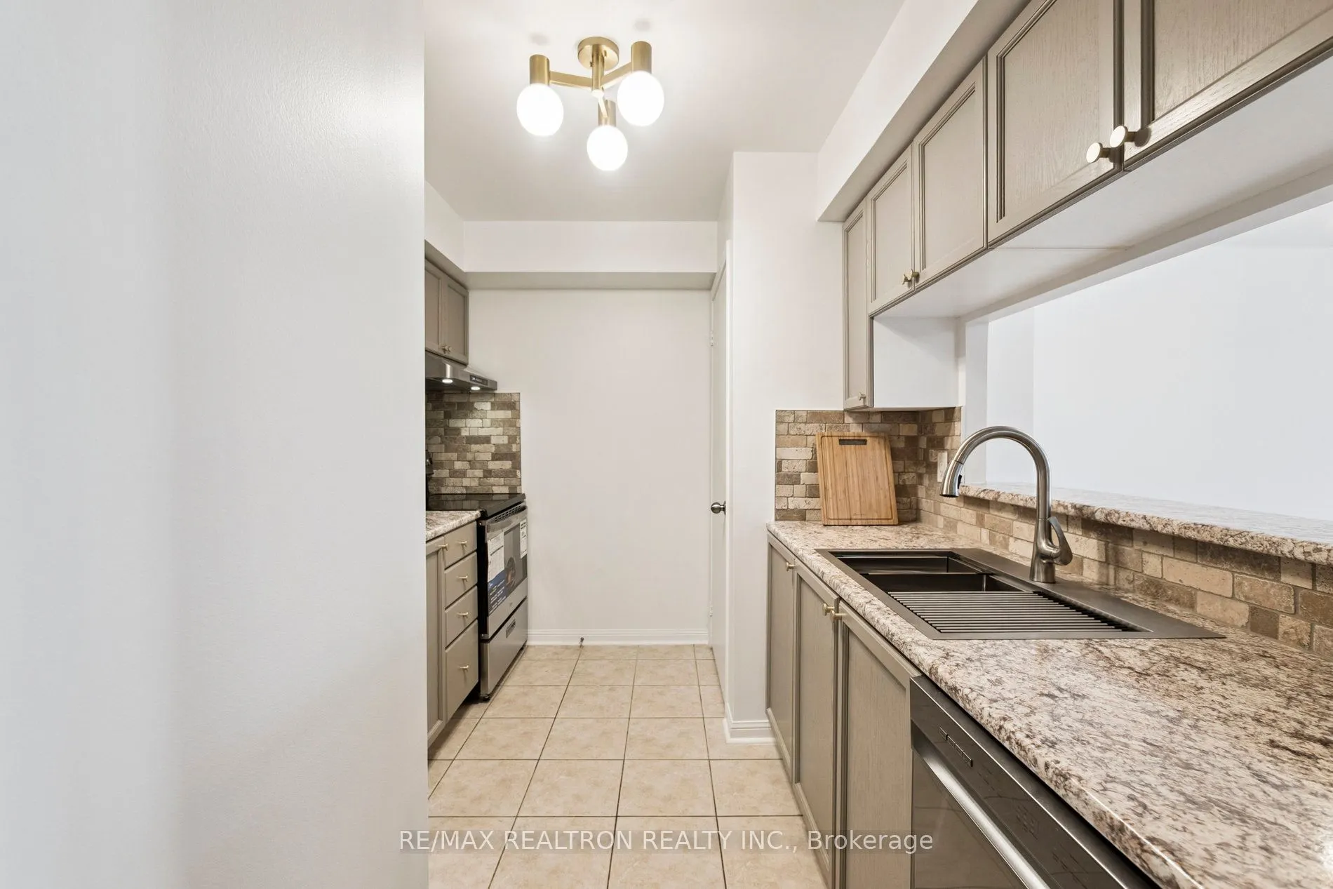 650 Lawrence Avenue W, #735