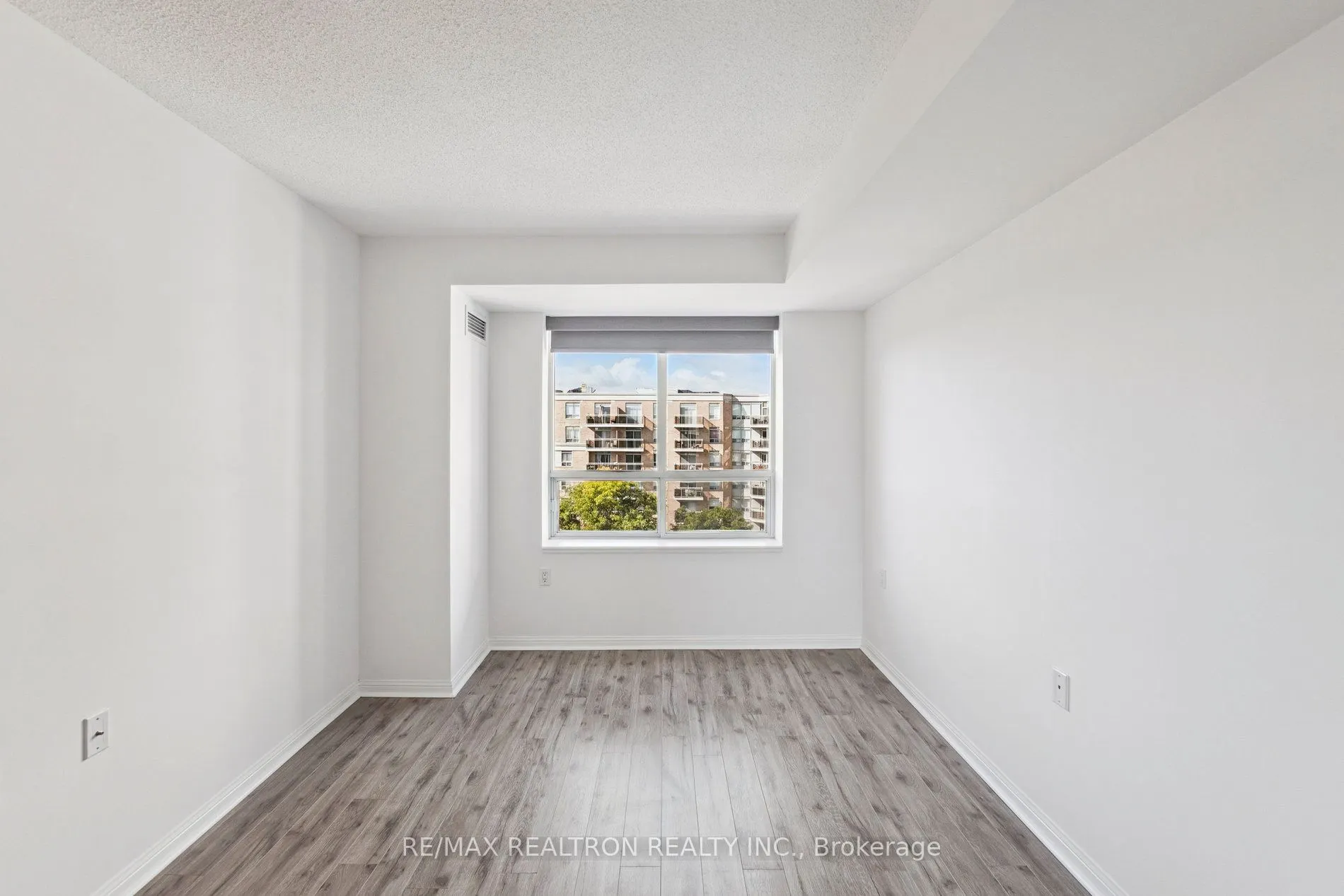 650 Lawrence Avenue W, #735