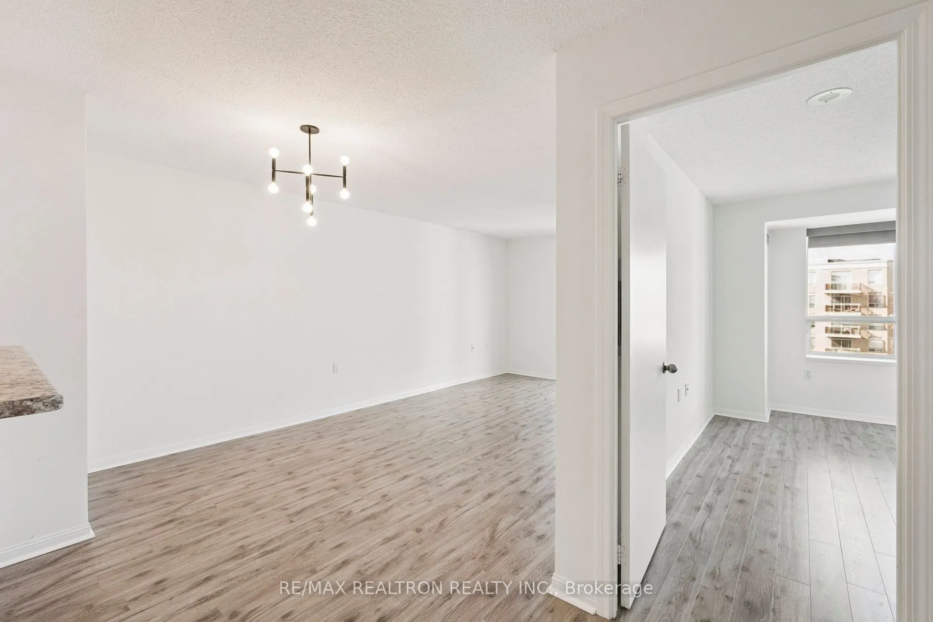 650 Lawrence Avenue W, #735