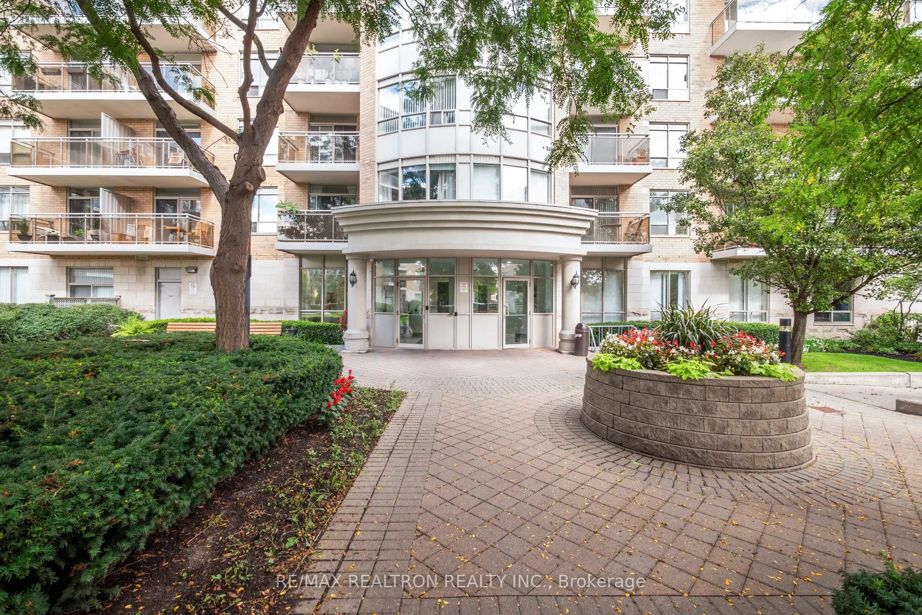 650 Lawrence Avenue W, #735