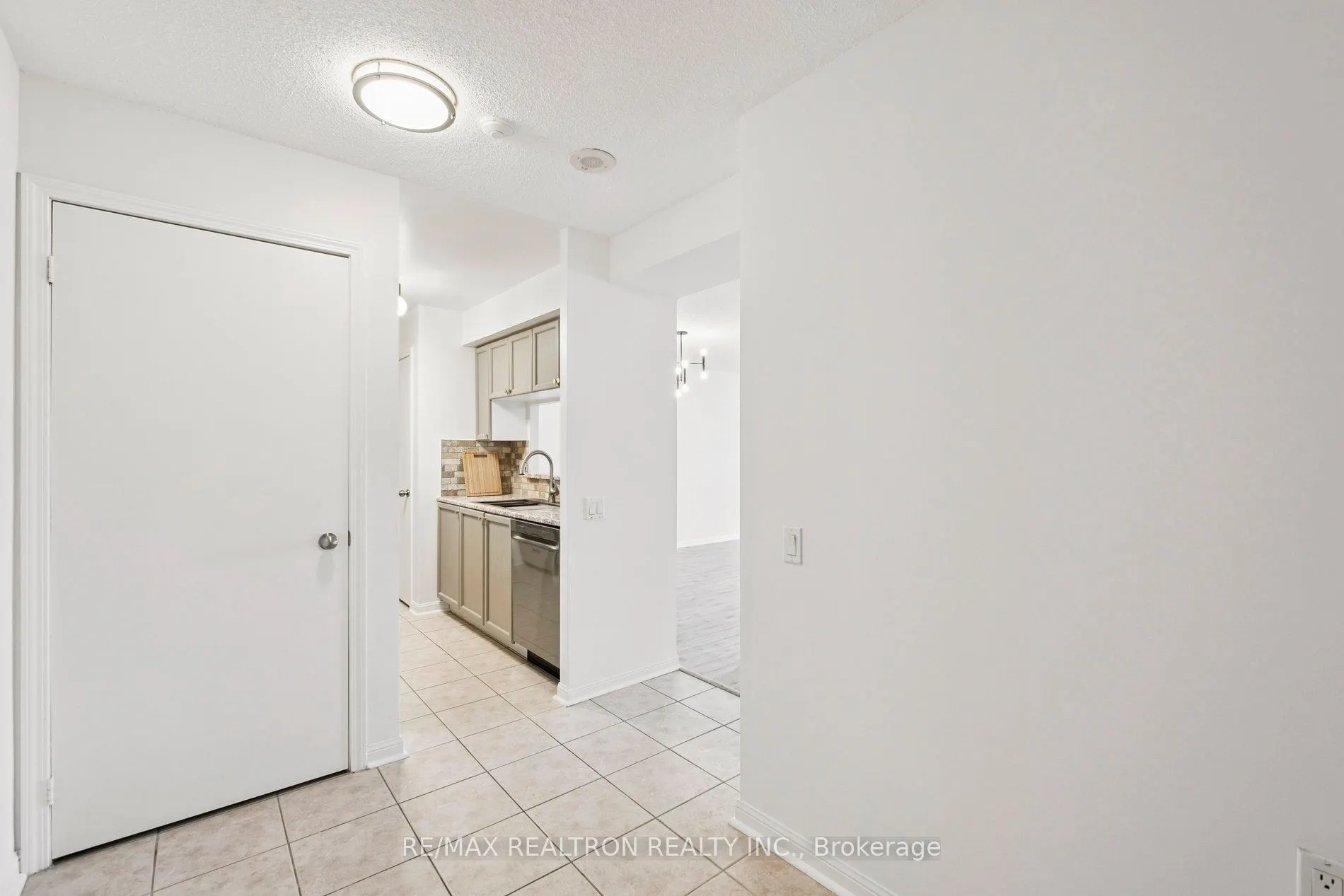 650 Lawrence Avenue W, #735