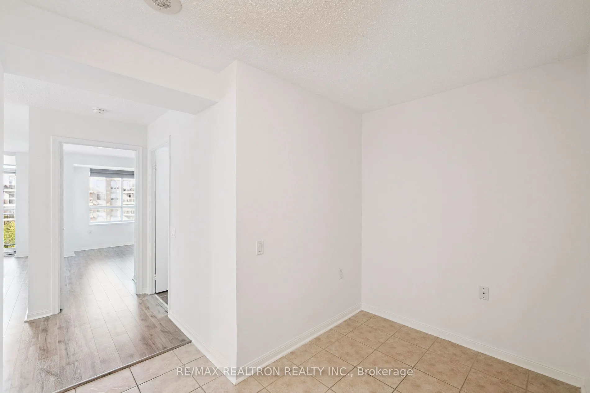 650 Lawrence Avenue W, #735