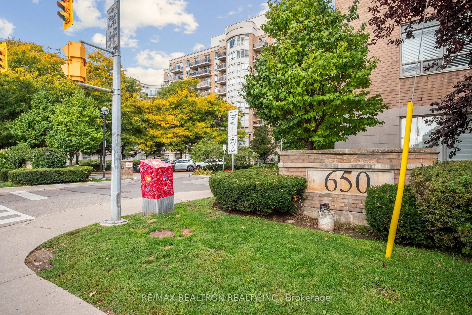 650 Lawrence Avenue W, #735