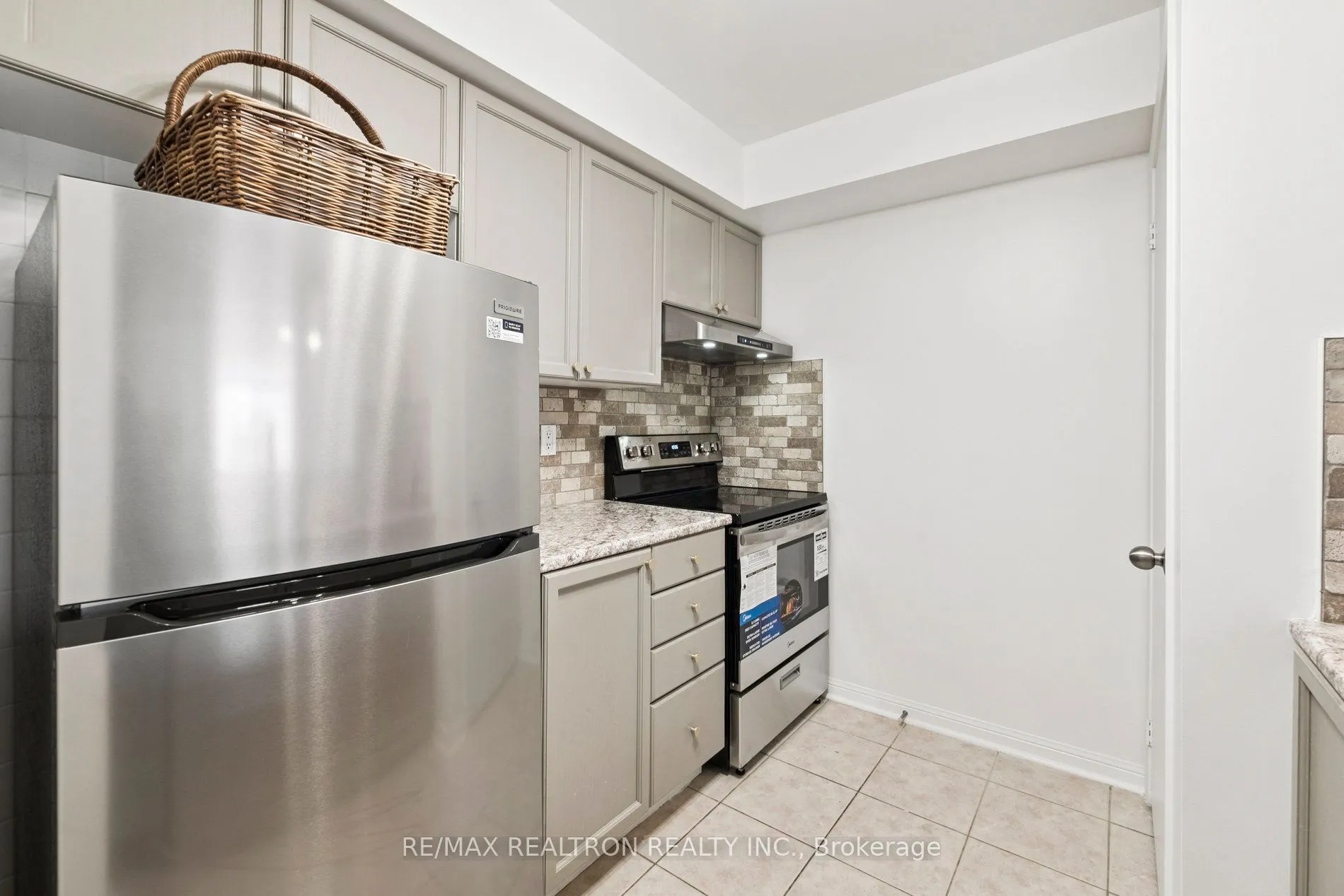 650 Lawrence Avenue W, #735