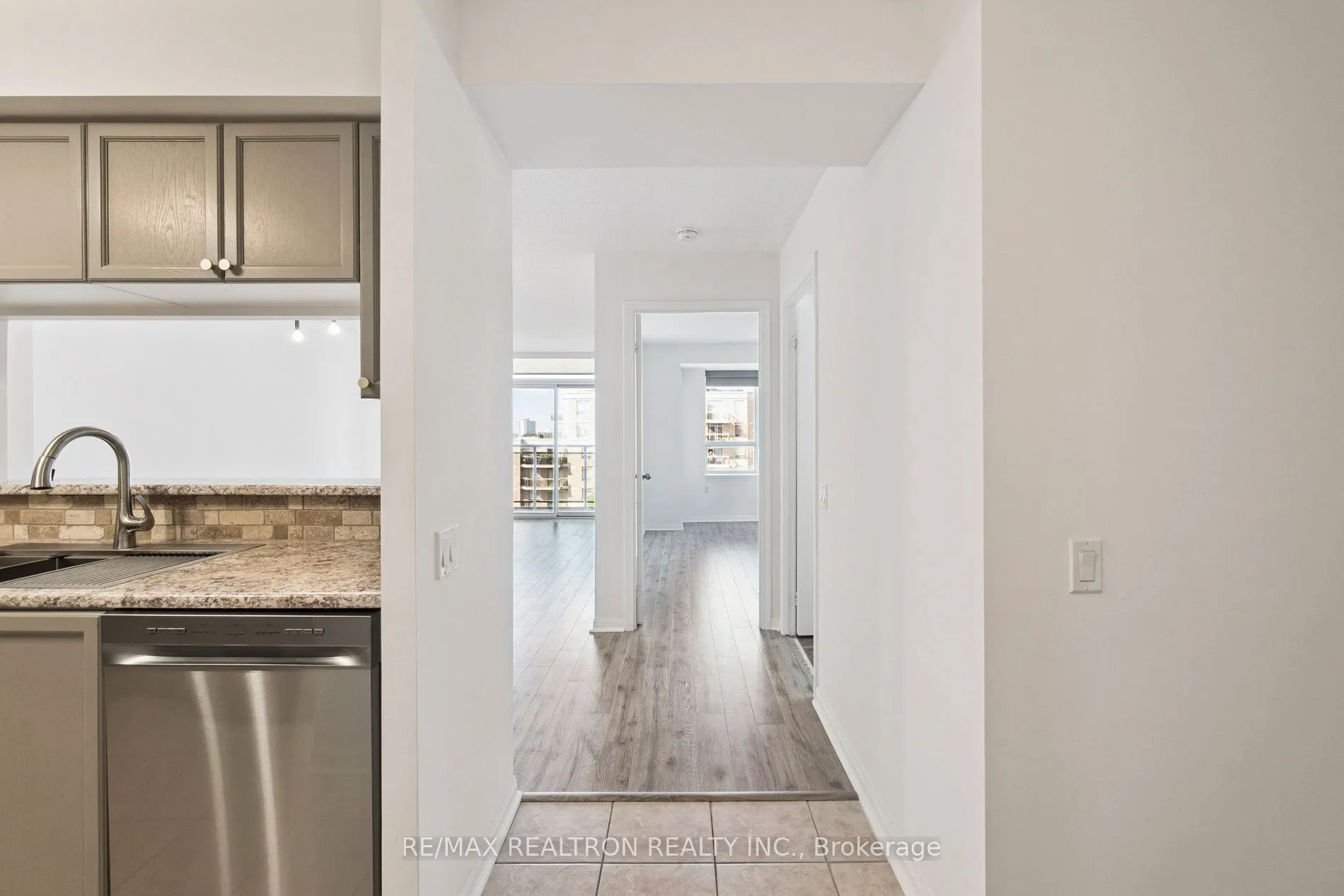 650 Lawrence Avenue W, #735