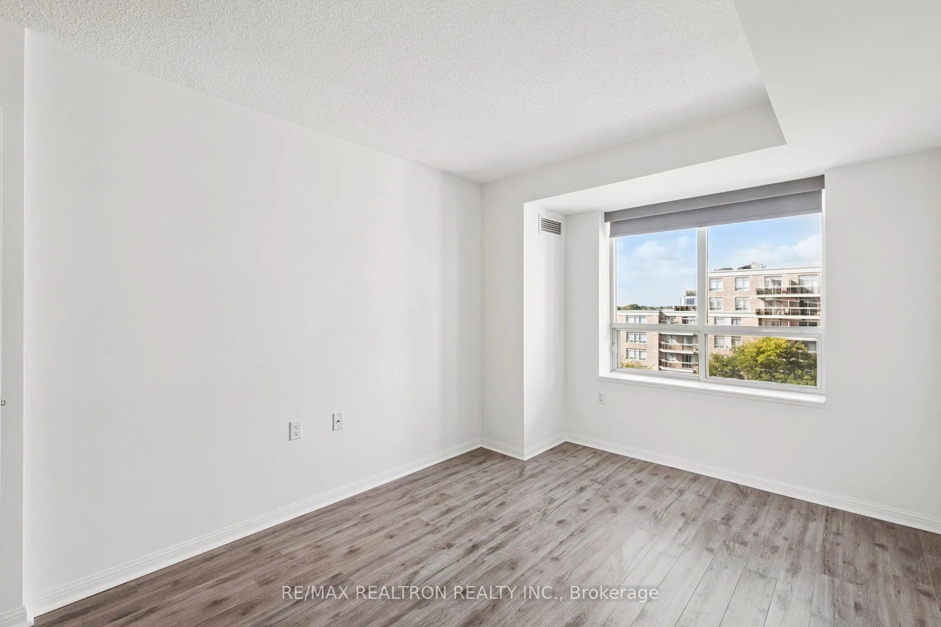 650 Lawrence Avenue W, #735