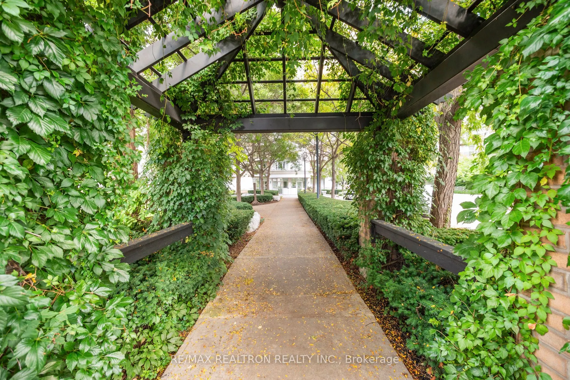 650 Lawrence Avenue W, #735