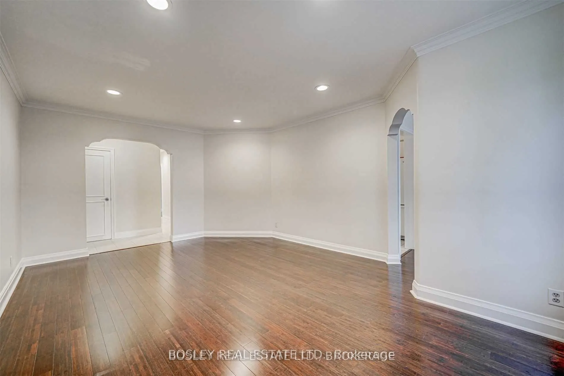 3 Warwick Avenue S, #4