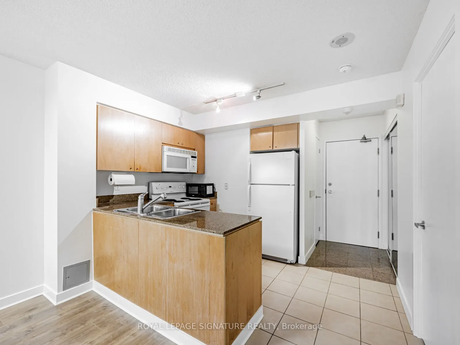 373 Front Street W, #501