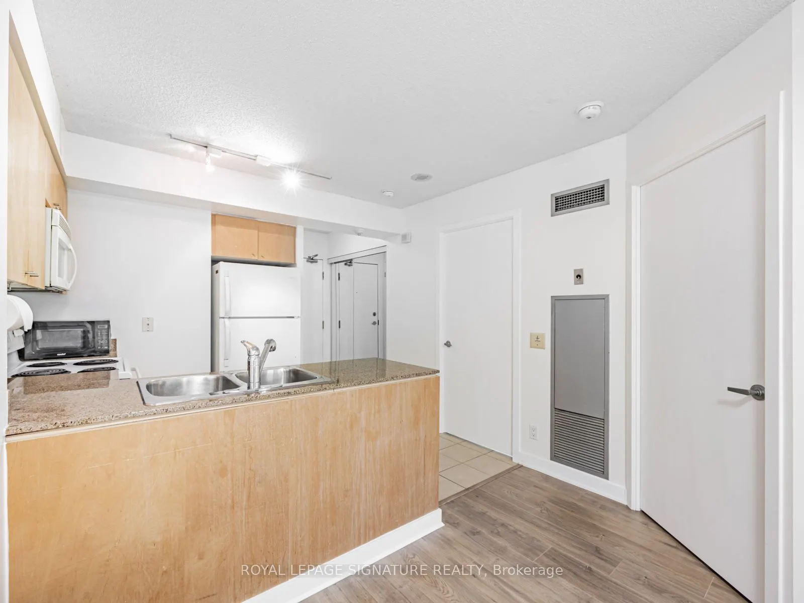 373 Front Street W, #501