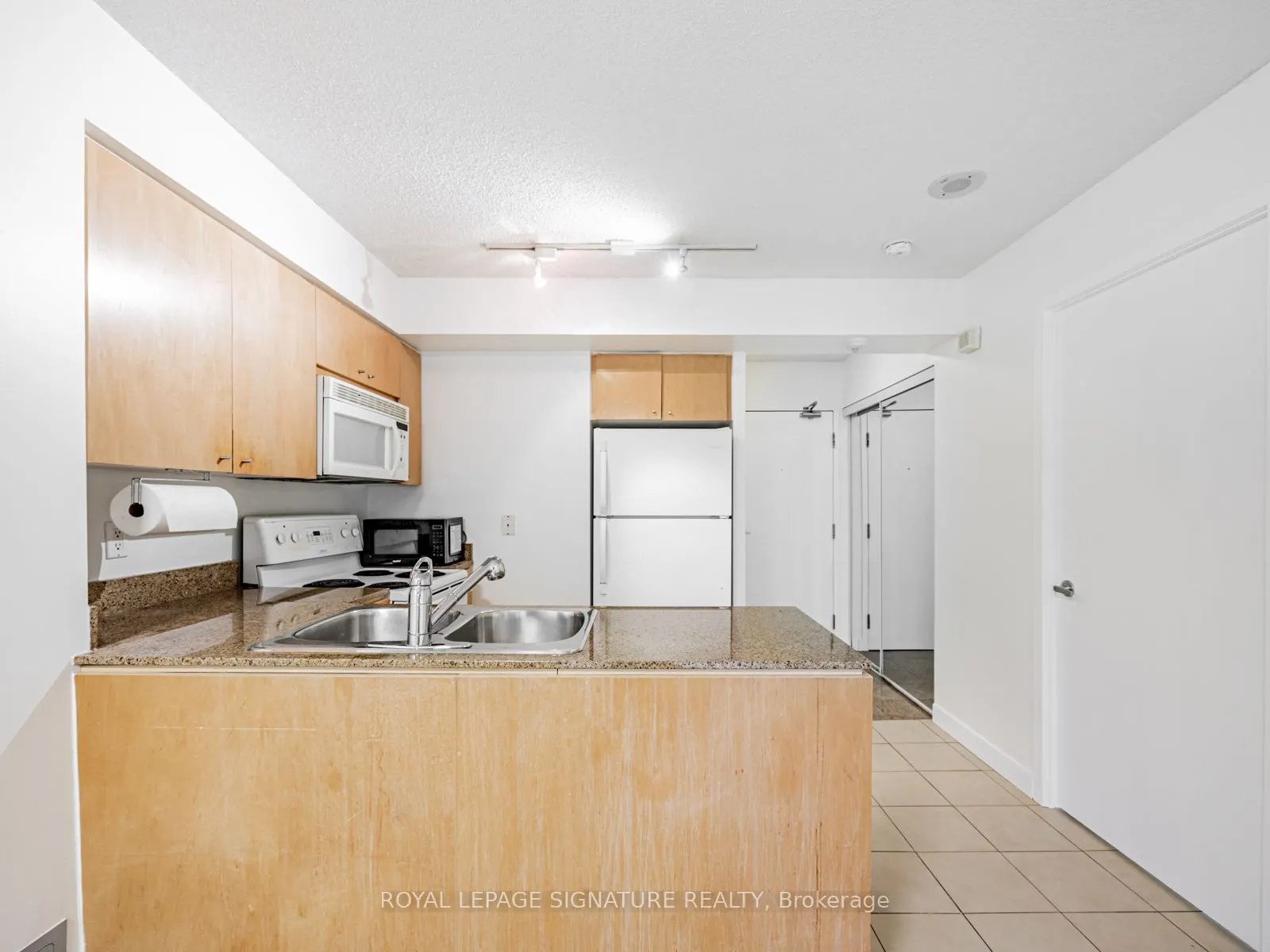 373 Front Street W, #501