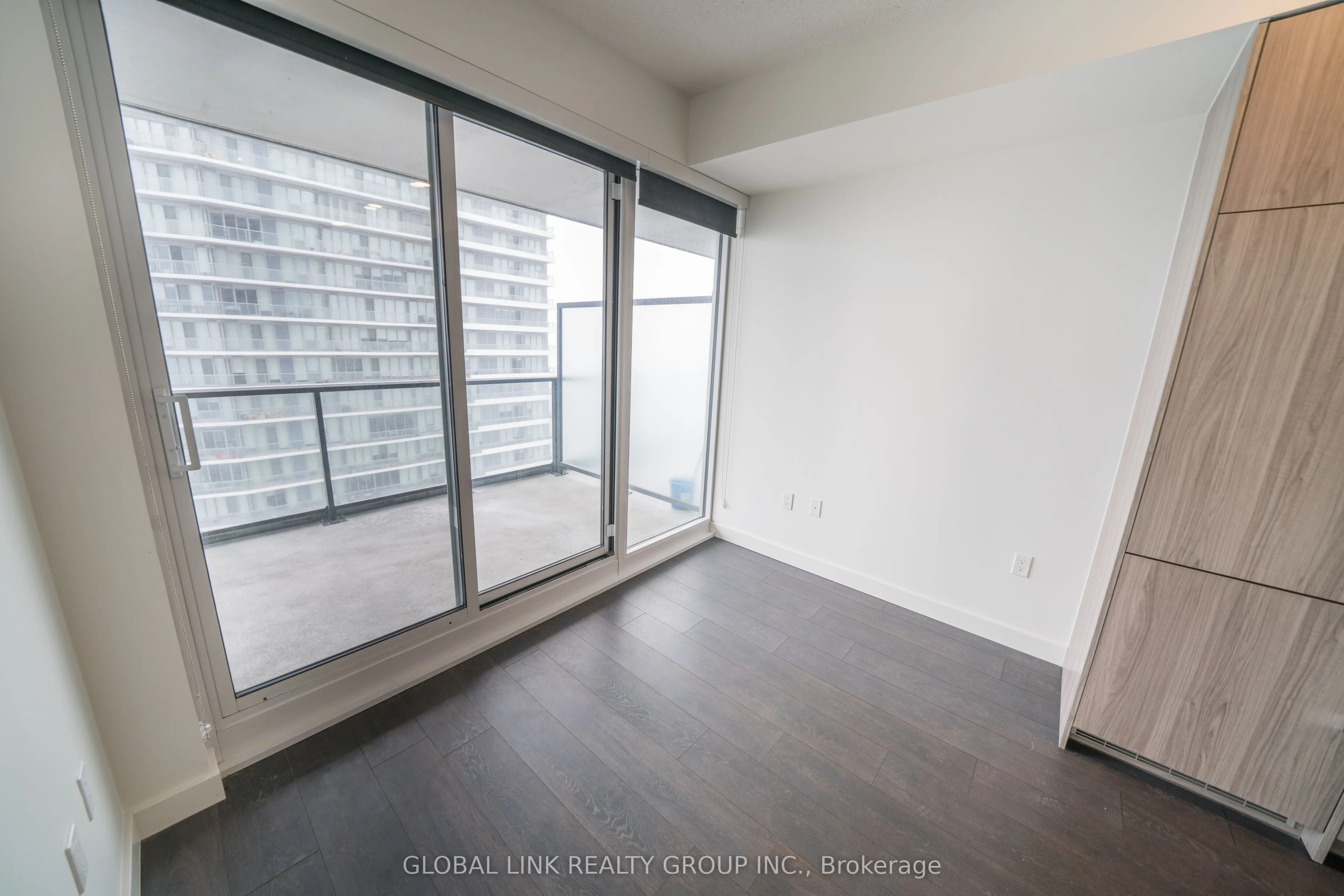 95 Mcmahon Drive, #2615