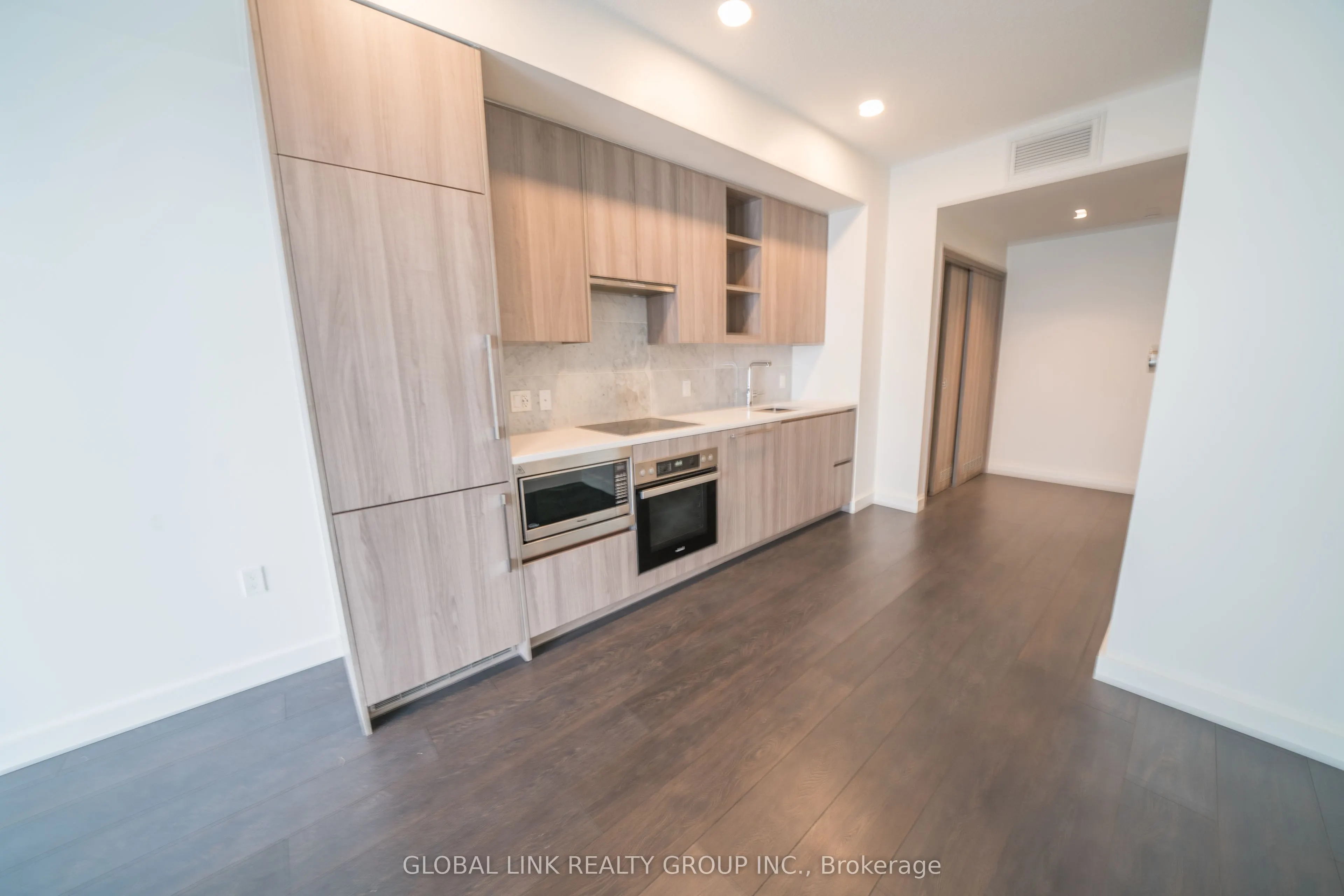 95 Mcmahon Drive, #2615