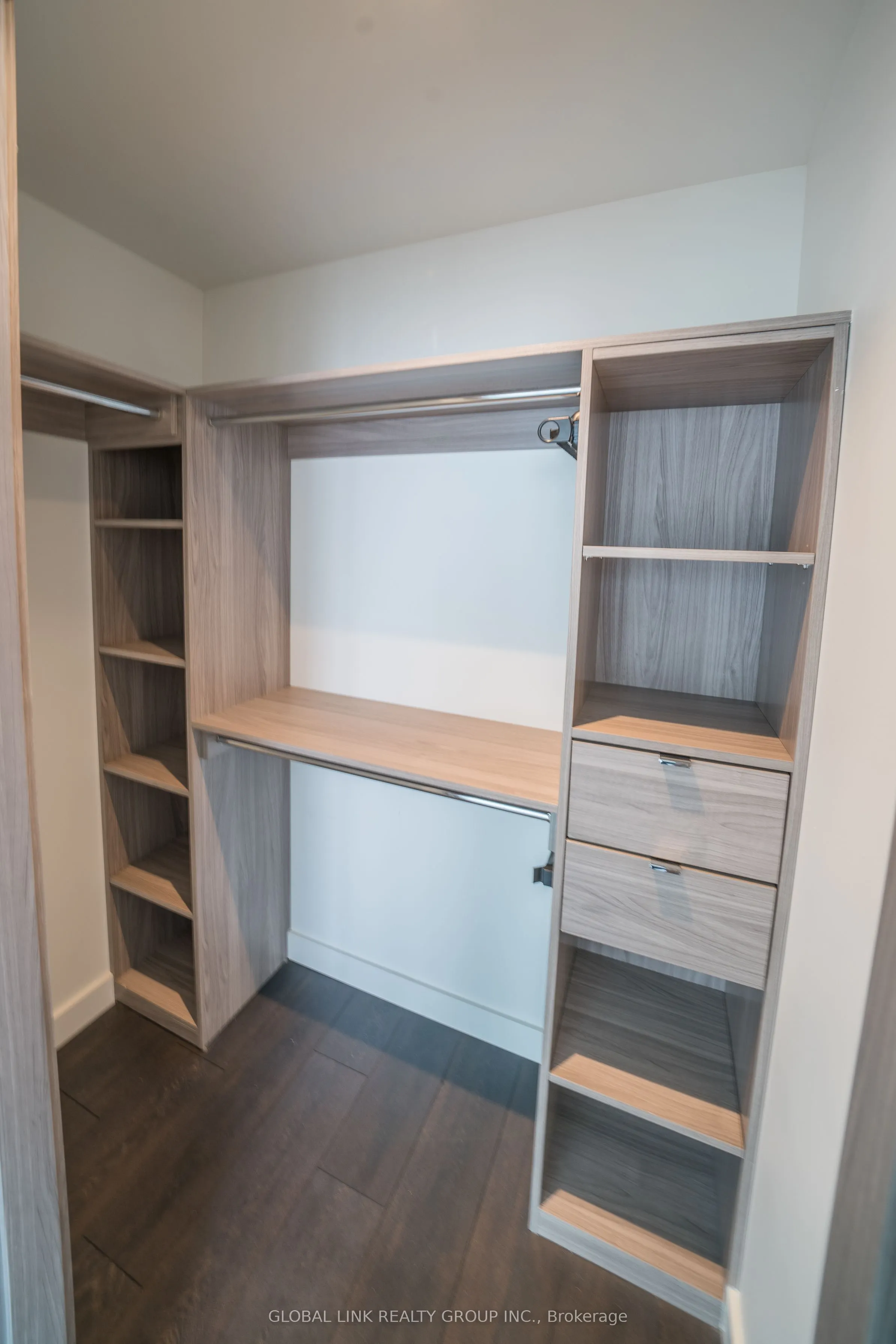 95 Mcmahon Drive, #2615
