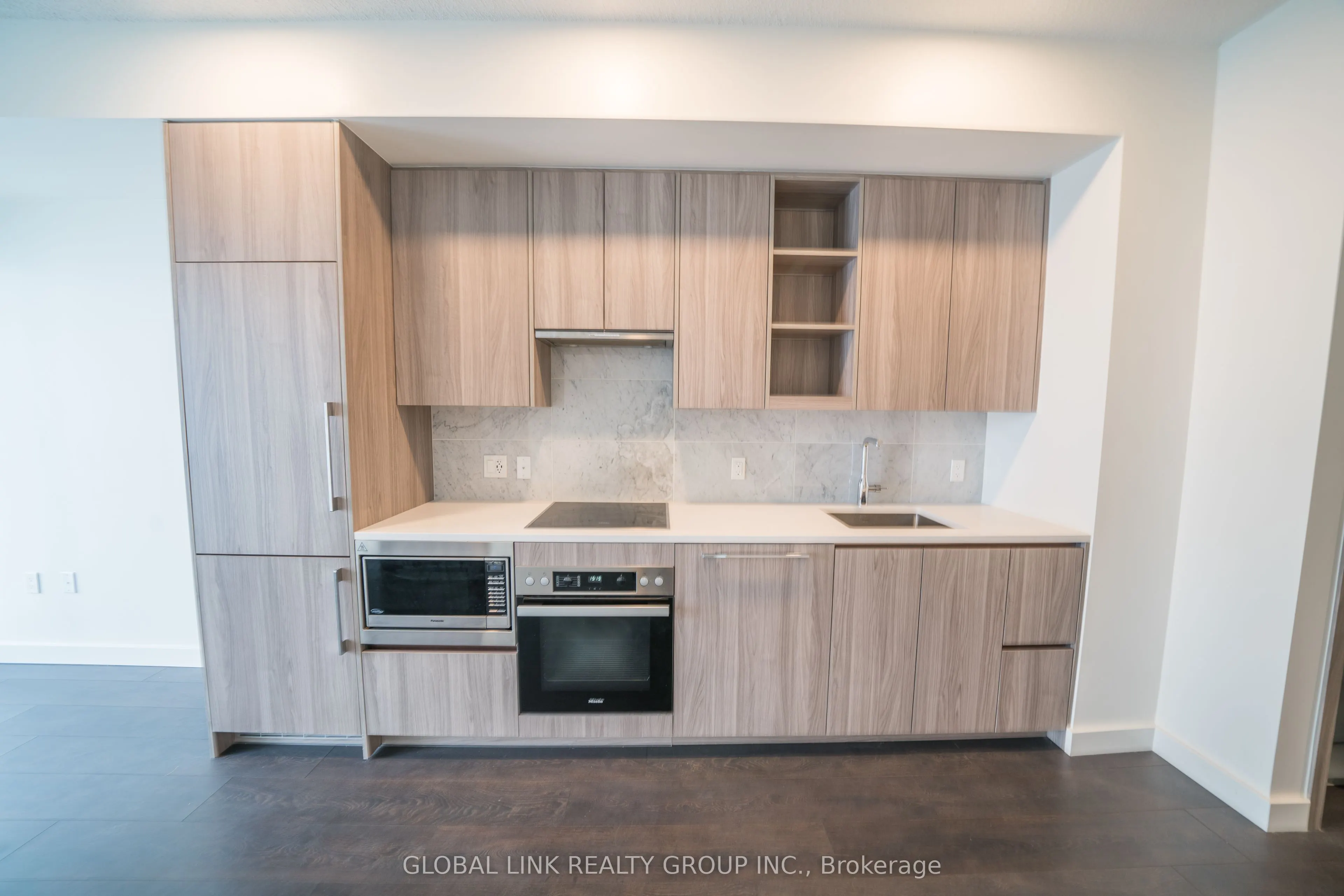 95 Mcmahon Drive, #2615