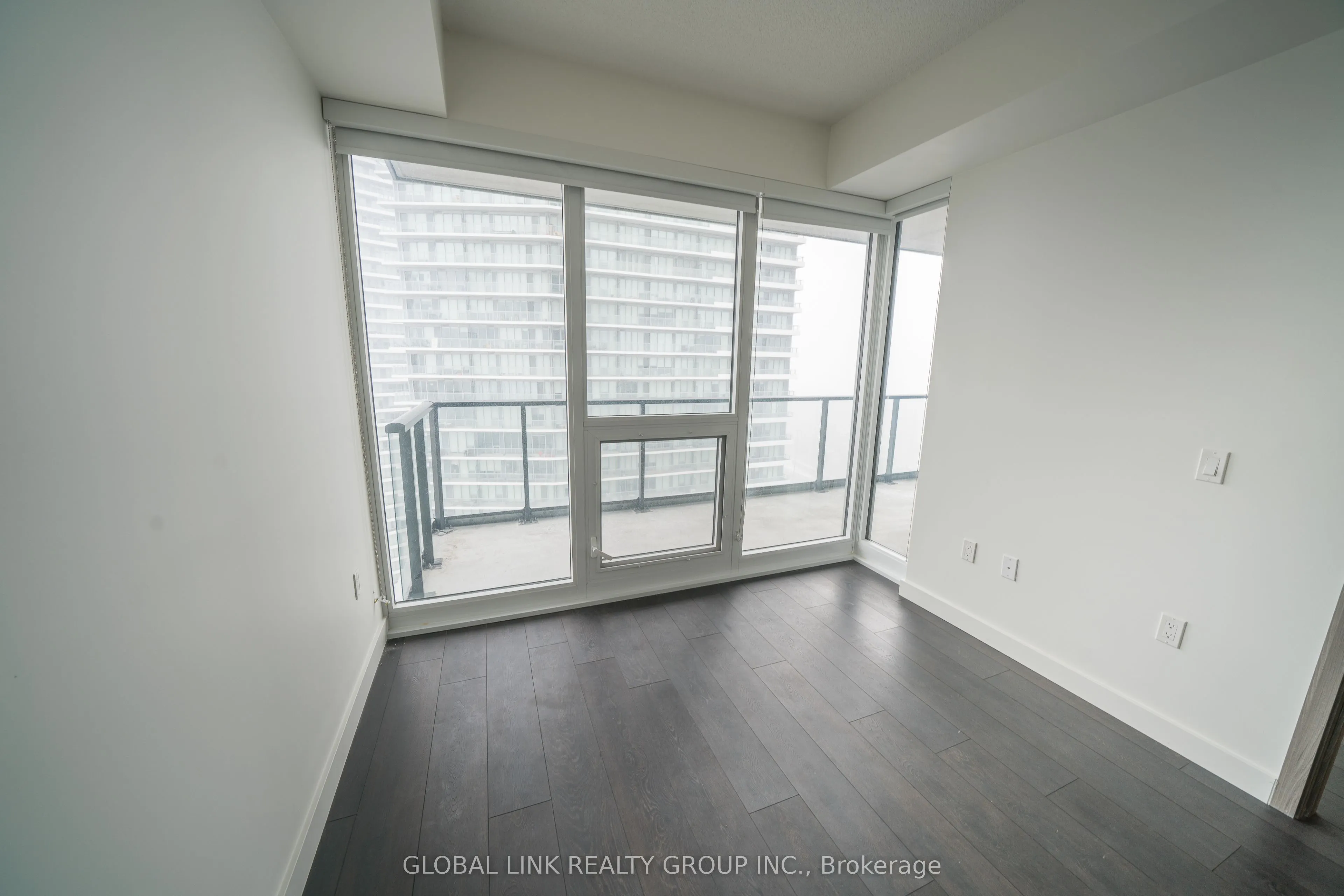 95 Mcmahon Drive, #2615