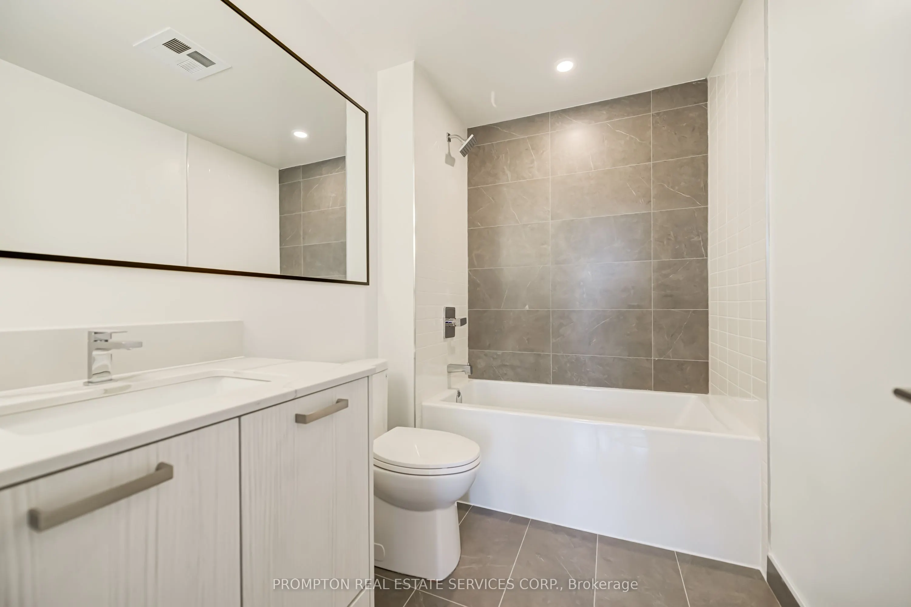 65 Curlew Drive, #202