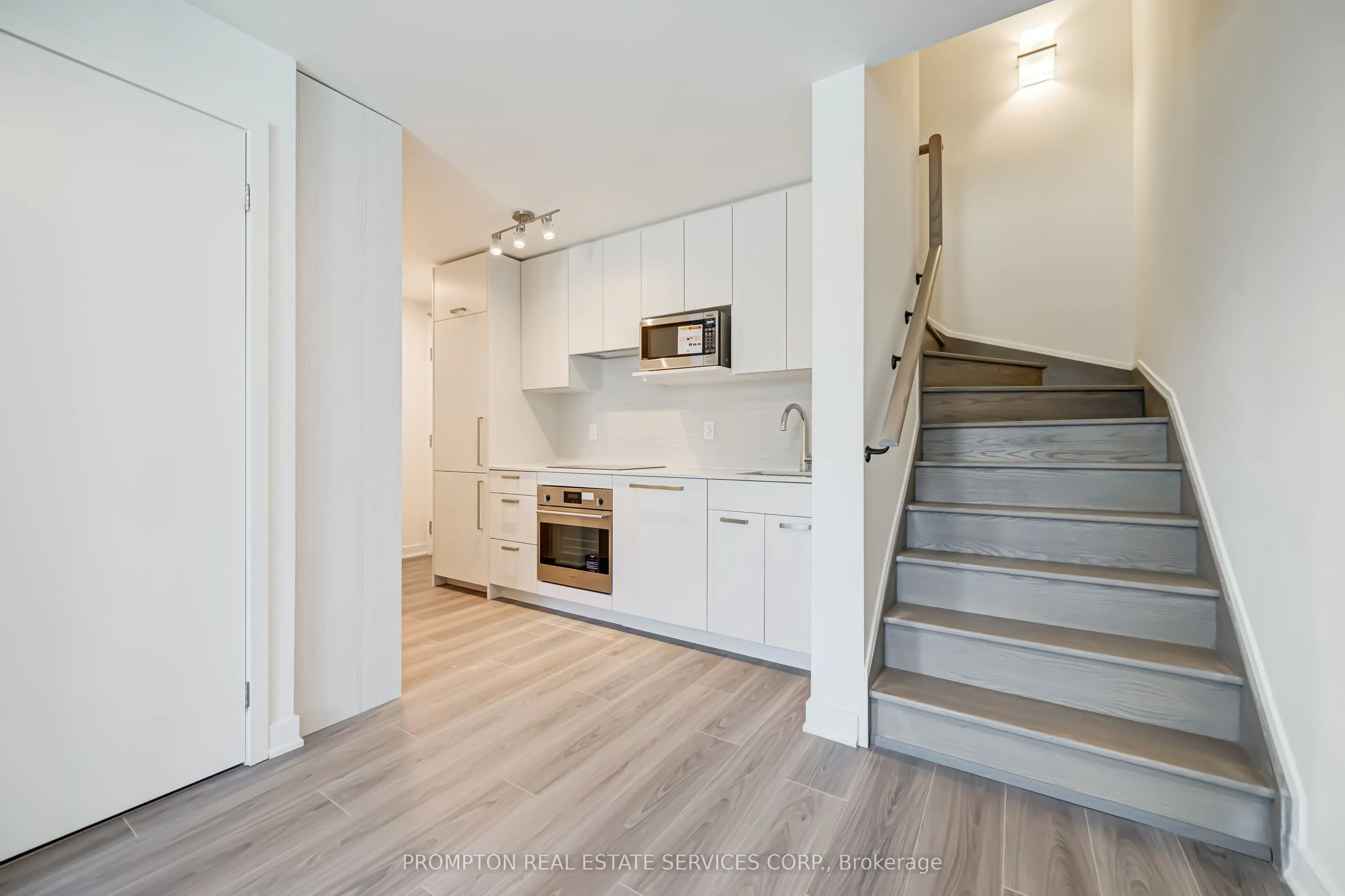 65 Curlew Drive, #202