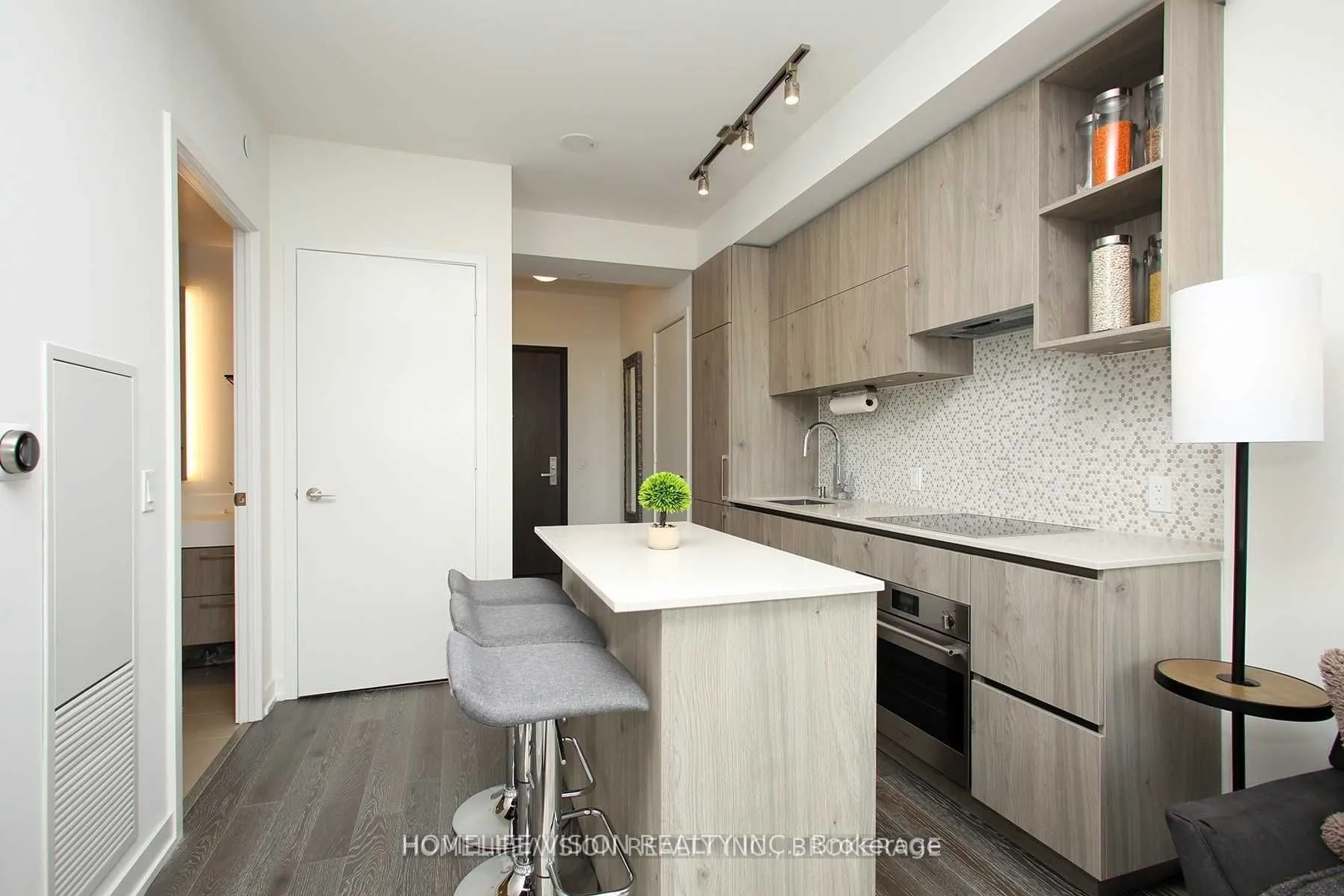 1 Yorkville Avenue, #2009