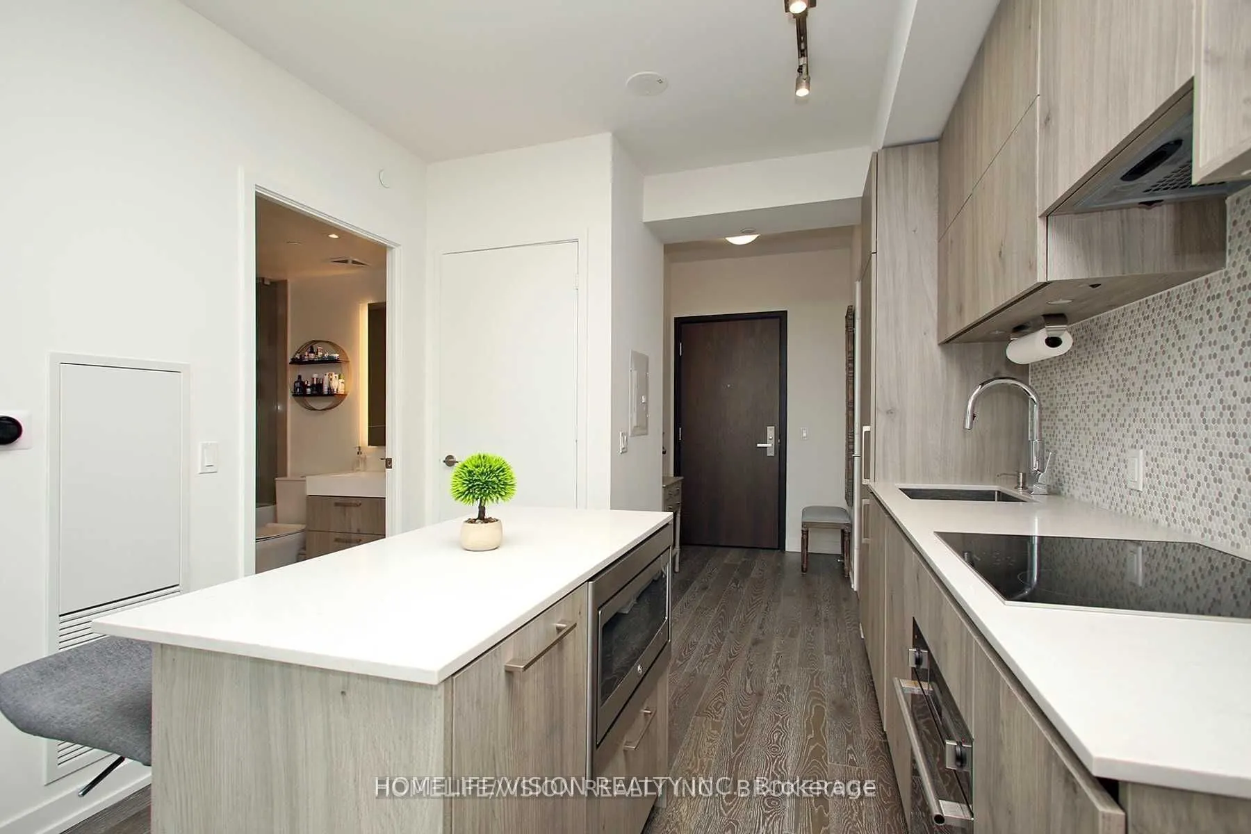 1 Yorkville Avenue, #2009