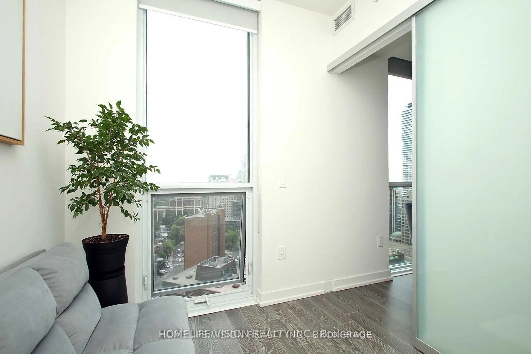 1 Yorkville Avenue, #2009