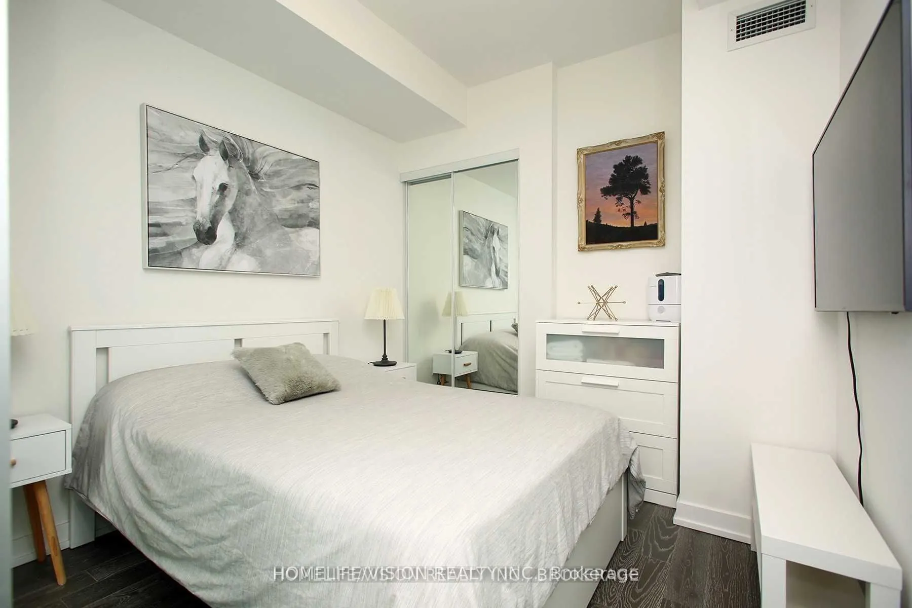 1 Yorkville Avenue, #2009