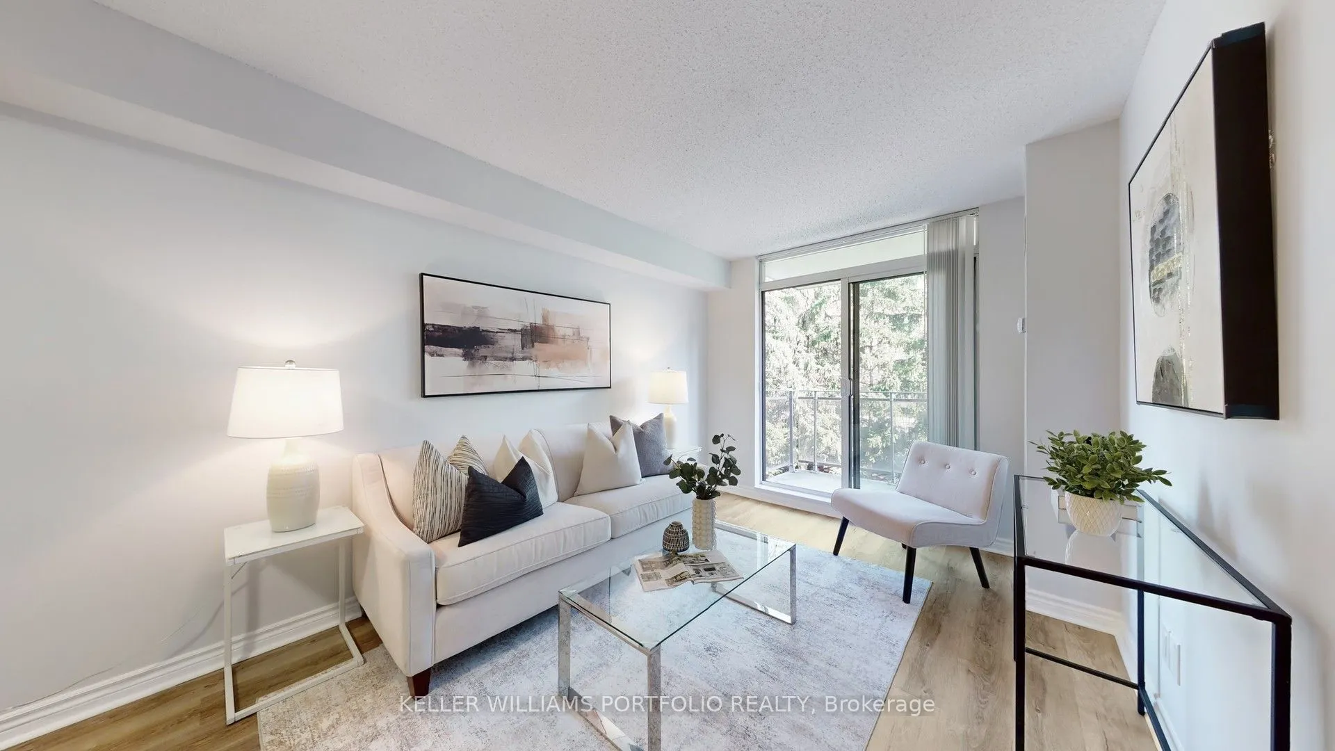 1730 Eglinton Avenue E, #206
