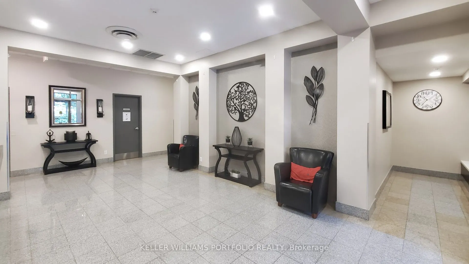 1730 Eglinton Avenue E, #206