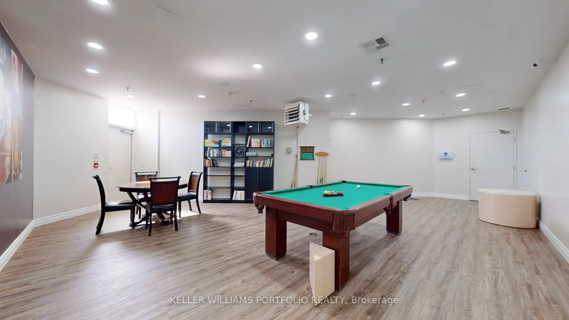 1730 Eglinton Avenue E, #206