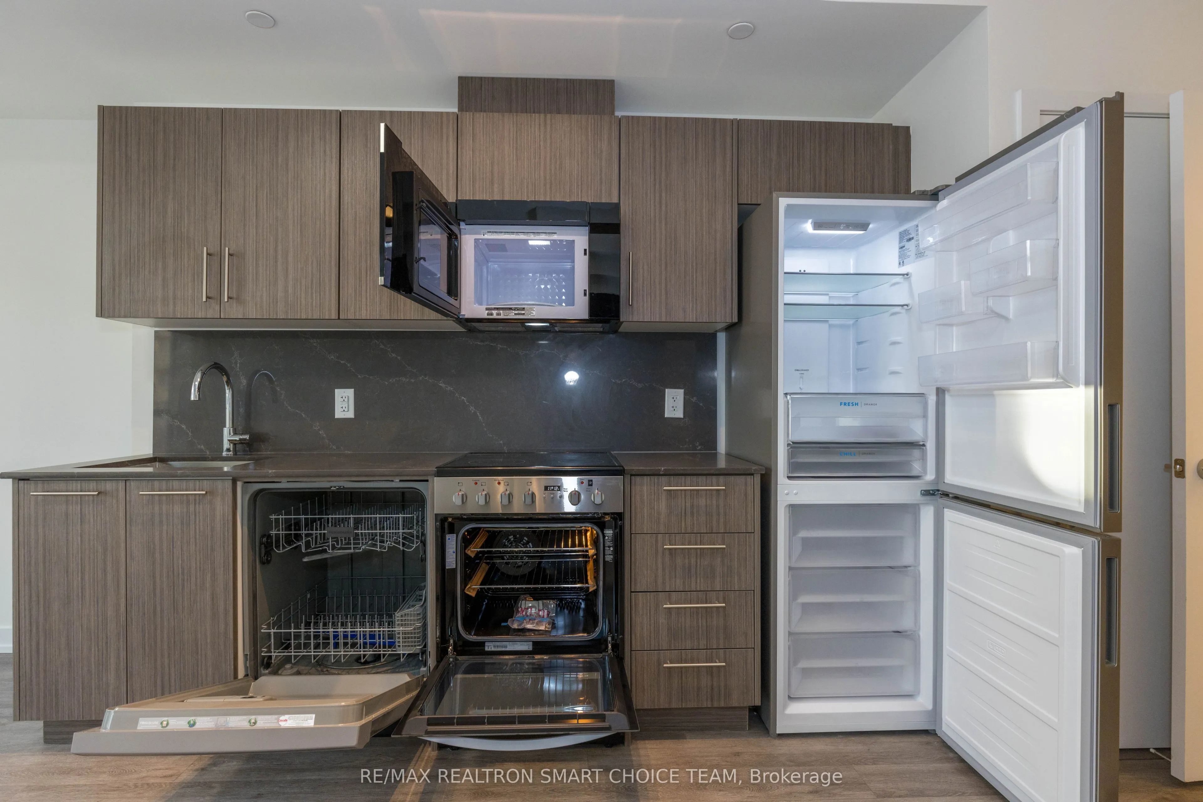 871 Sheppard Avenue W, #41