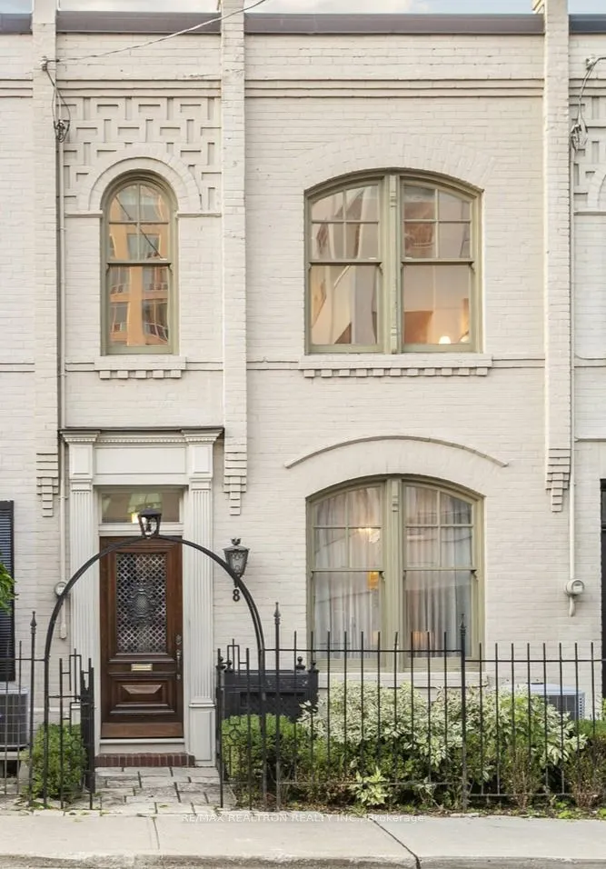 8 Belmont Street