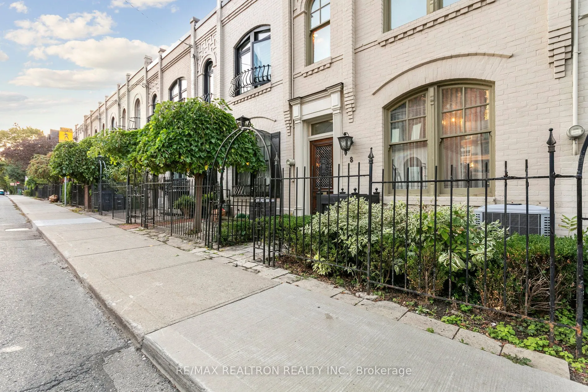 8 Belmont Street