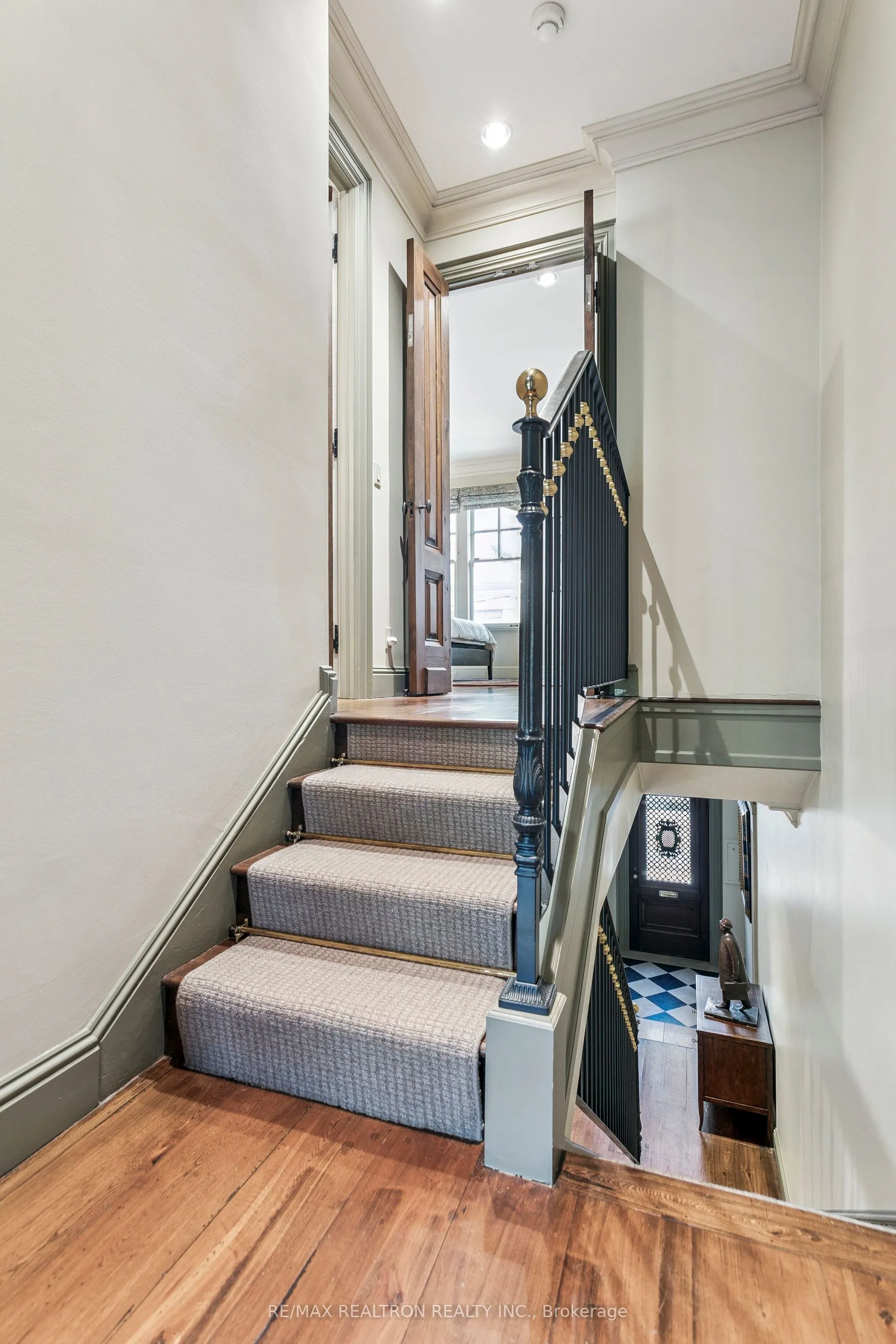 8 Belmont Street