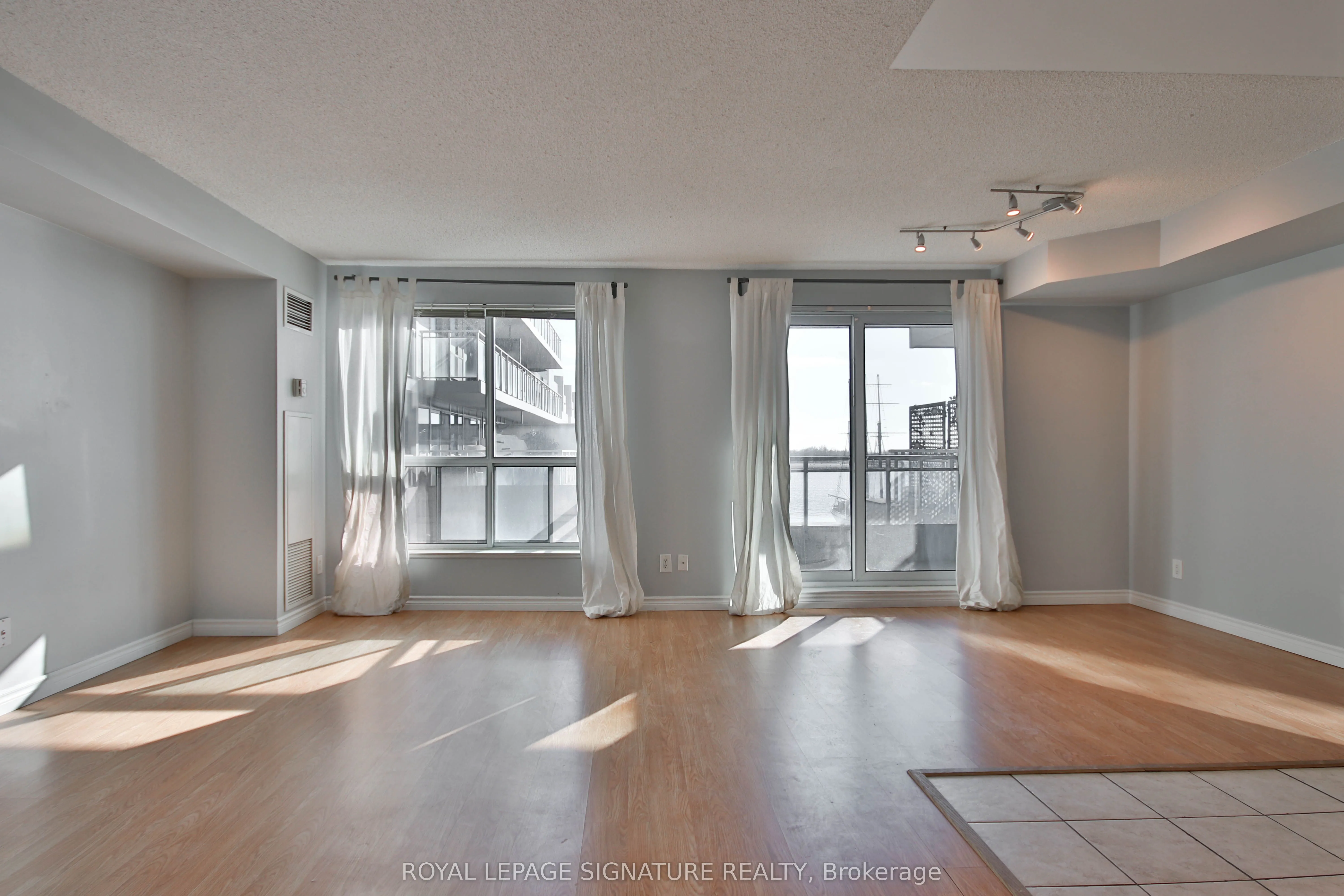 410 Queens Quay W, #502