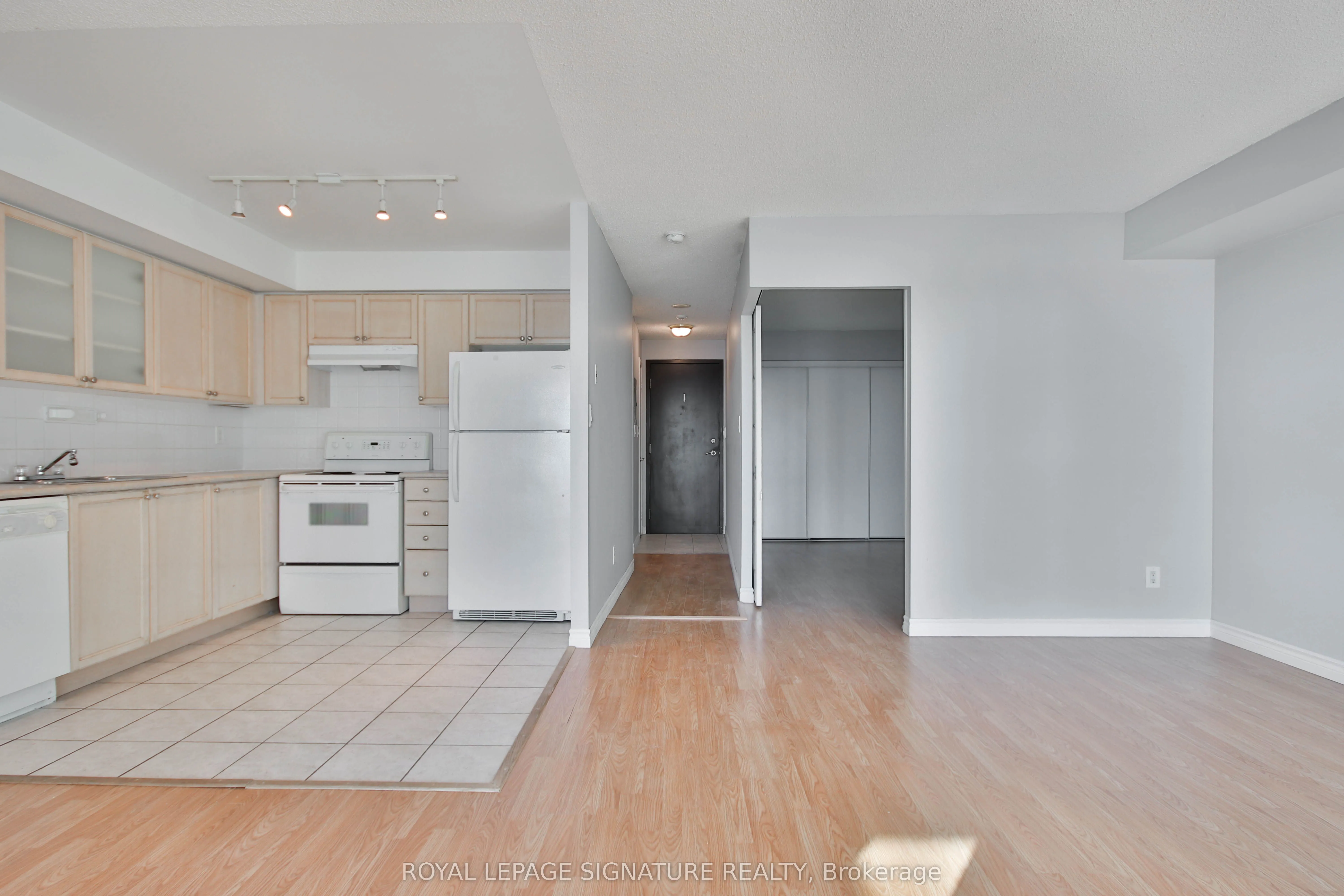 410 Queens Quay W, #502