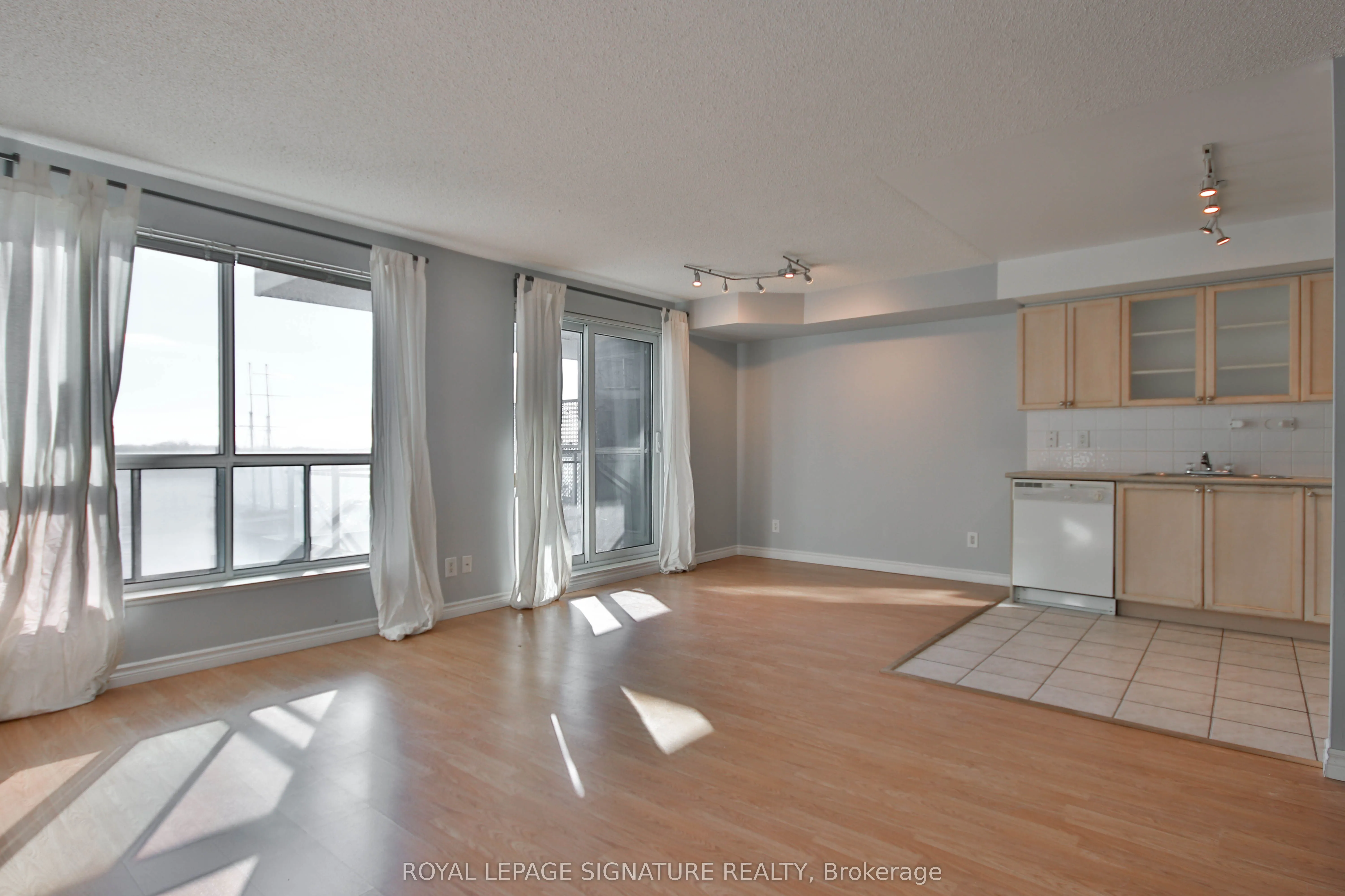 410 Queens Quay W, #502