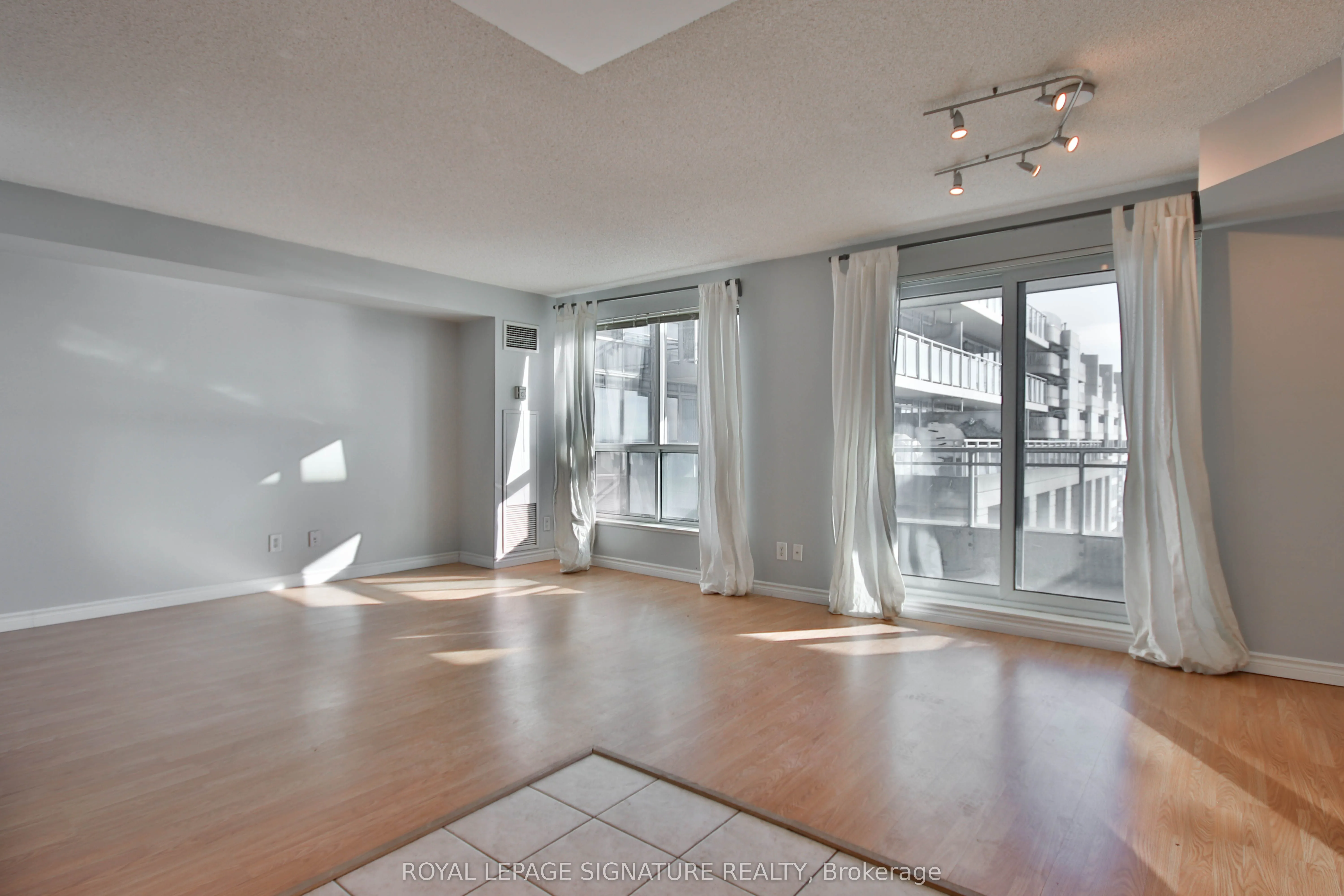 410 Queens Quay W, #502