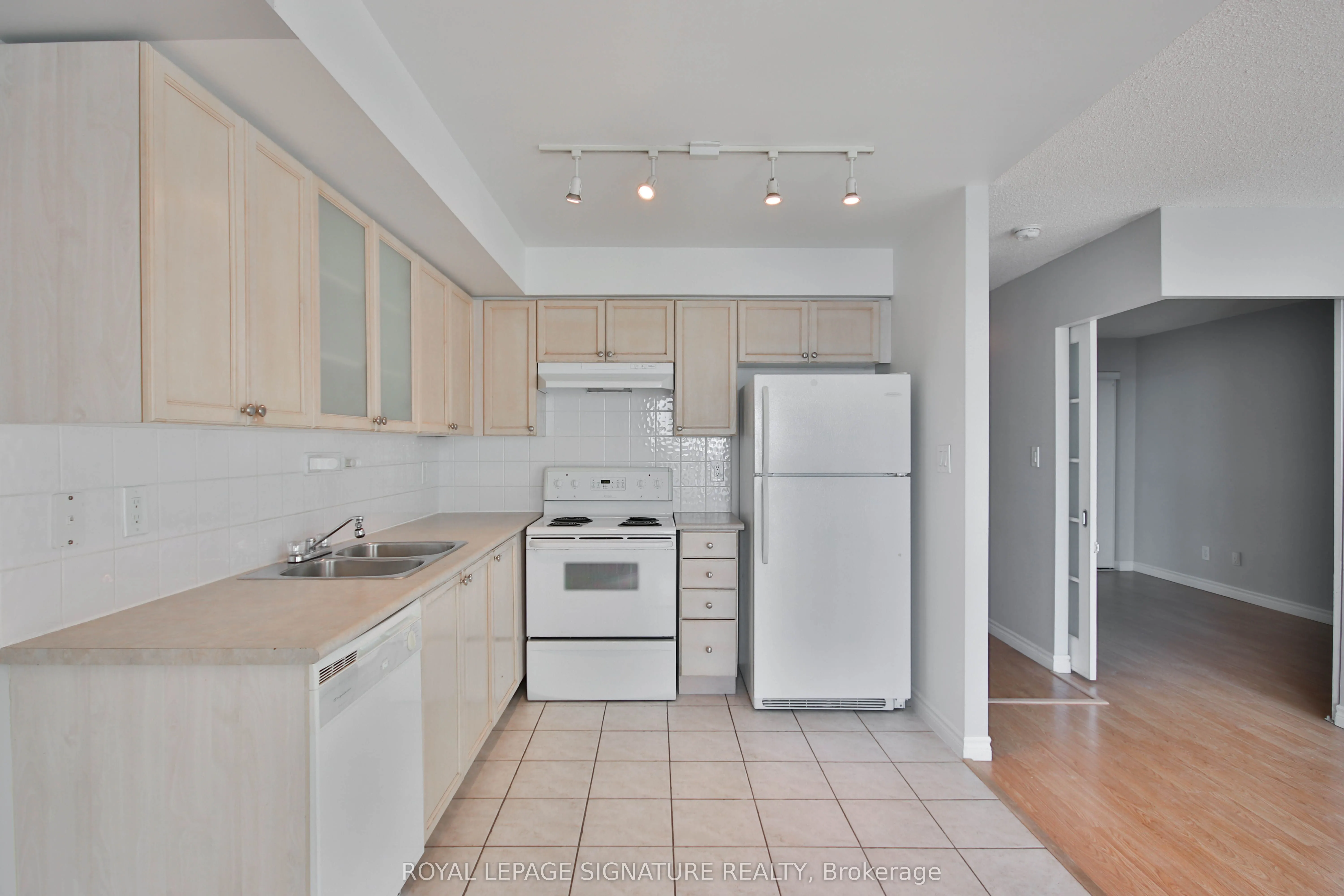 410 Queens Quay W, #502