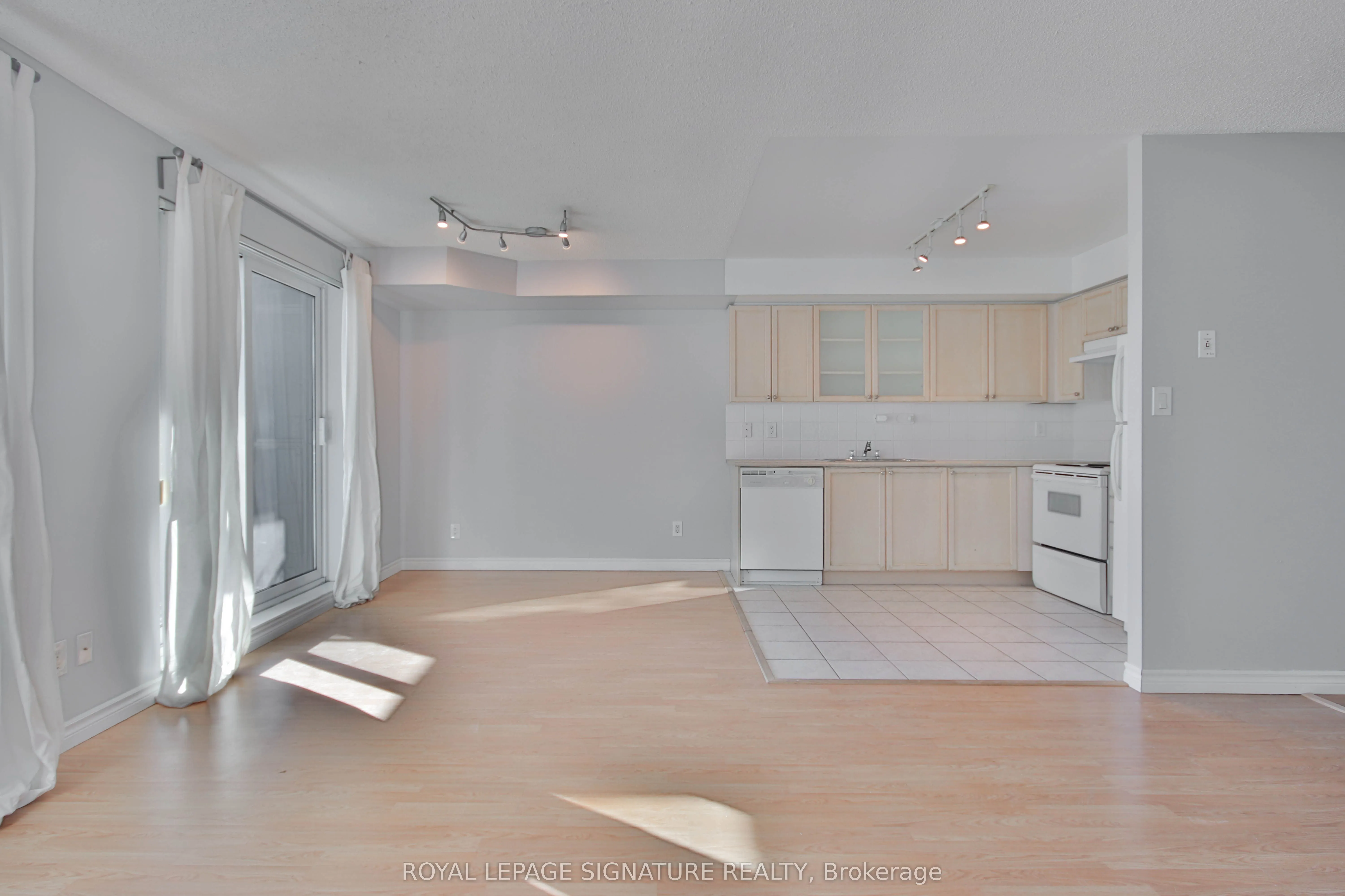 410 Queens Quay W, #502