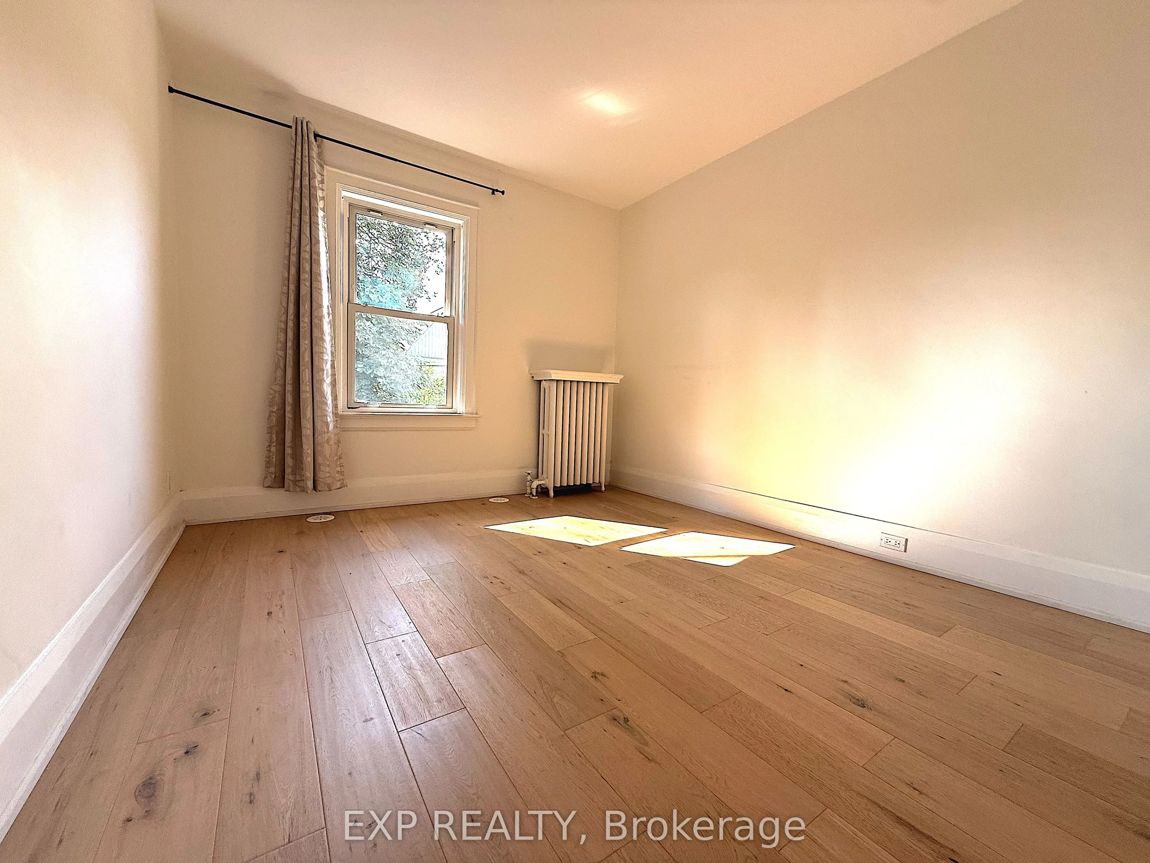 28 Maxwell Avenue